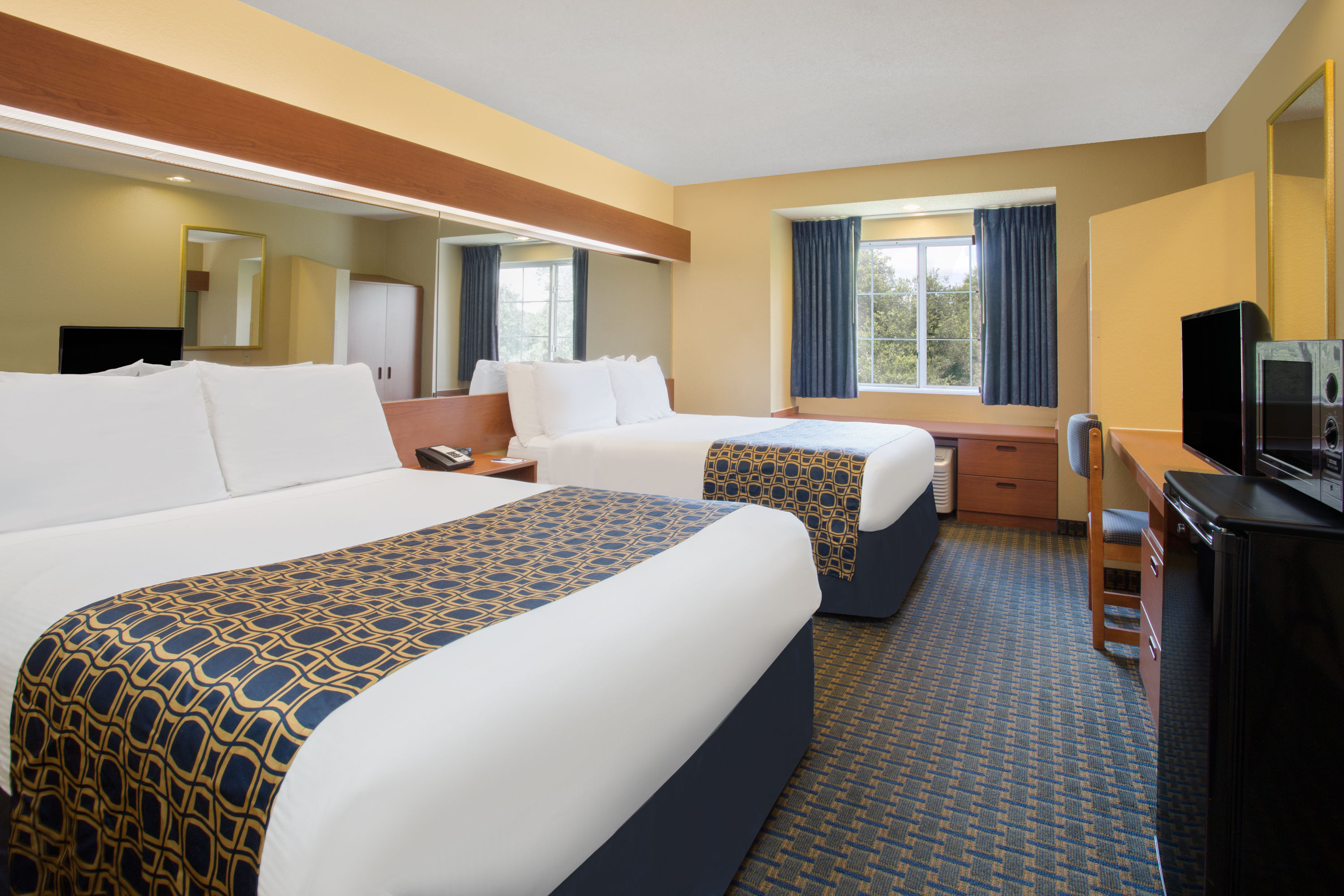 Guest room at the Microtel Inn & Suites by Wyndham Leesburg/Mt Dora in Leesburg, Florida