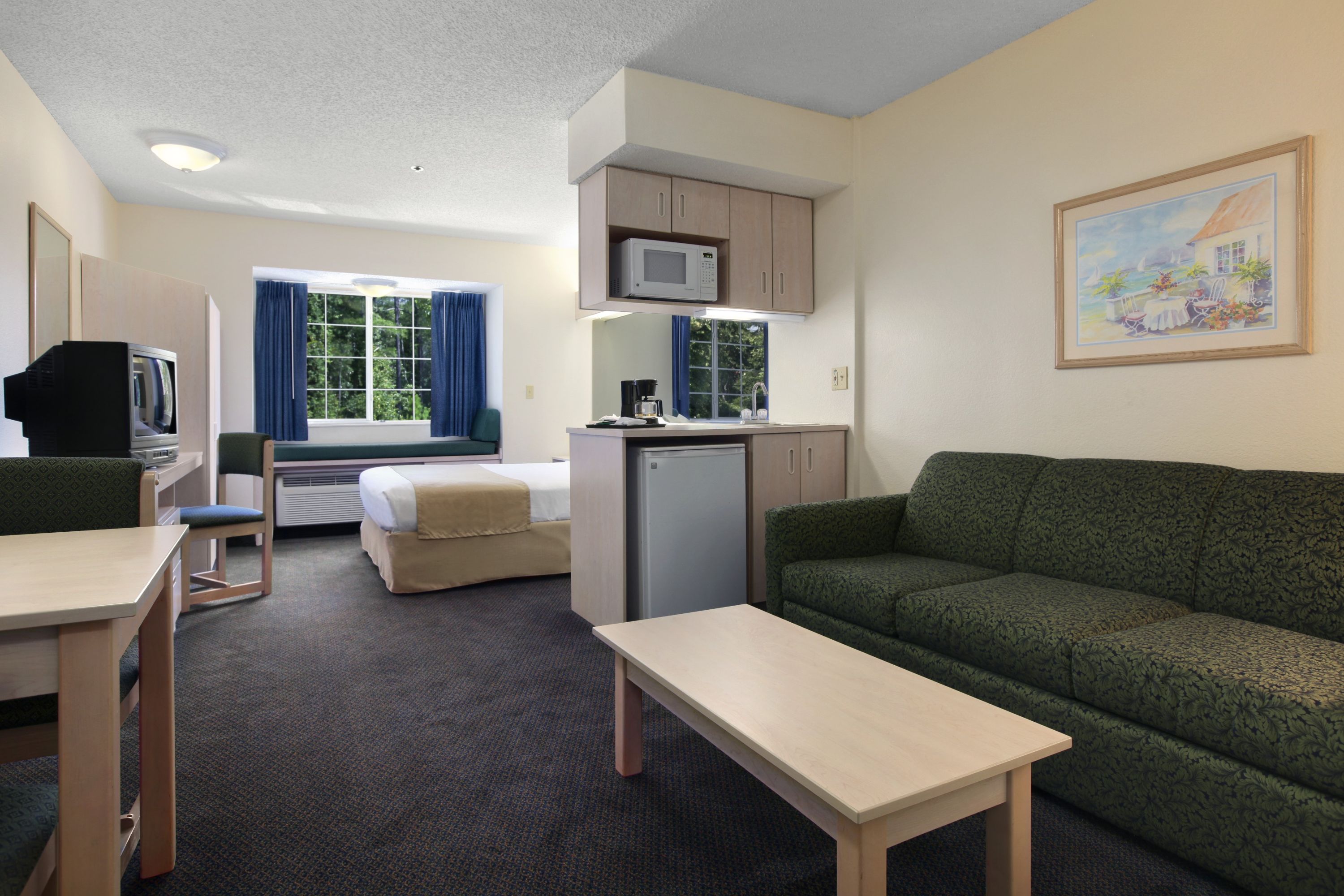 Microtel Inn & Suites by Wyndham Palm Coast I-95 suite in Palm Coast, Florida