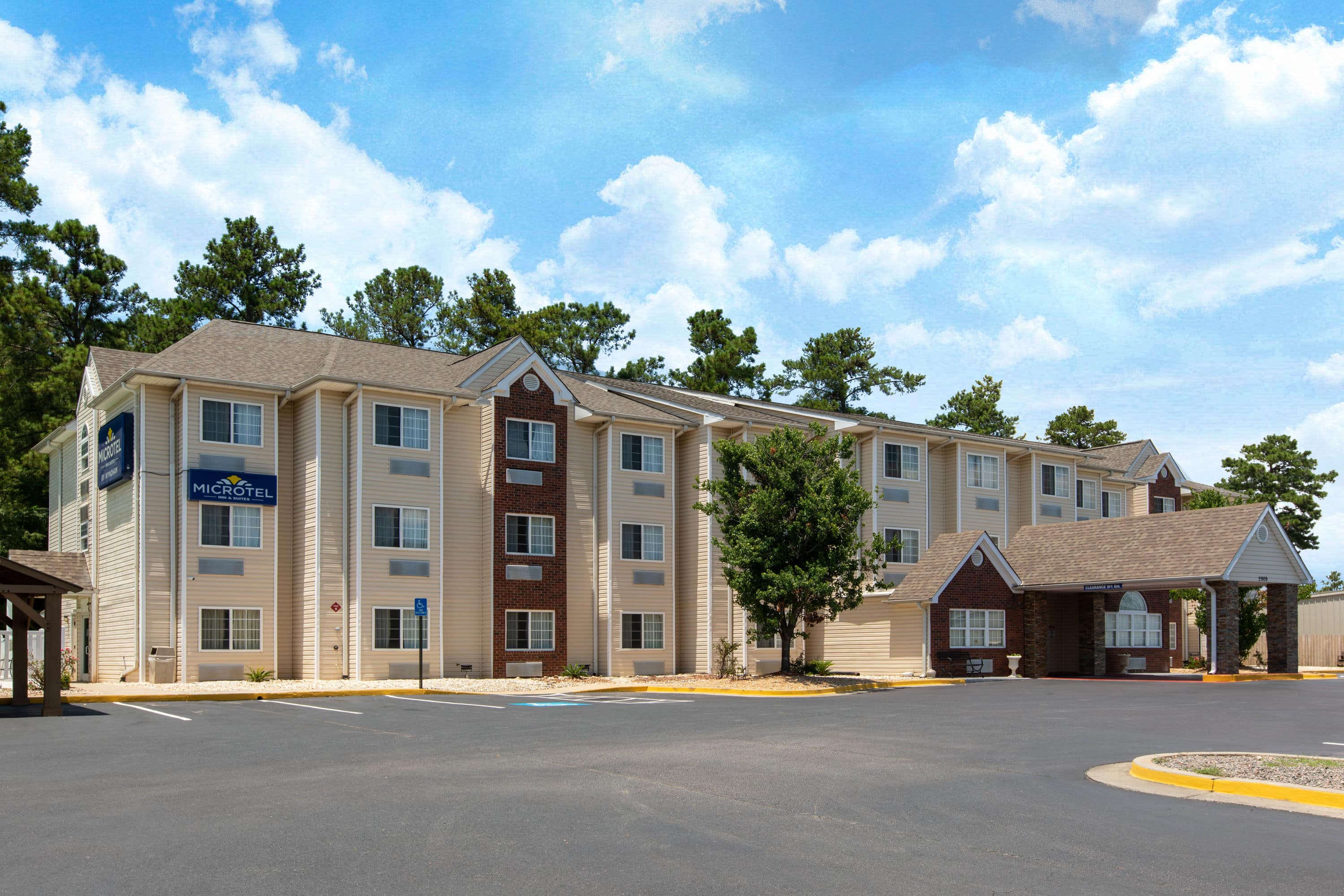 Microtel Inn & Suites by Wyndham Augusta Riverwatch Augusta, GA Hotels