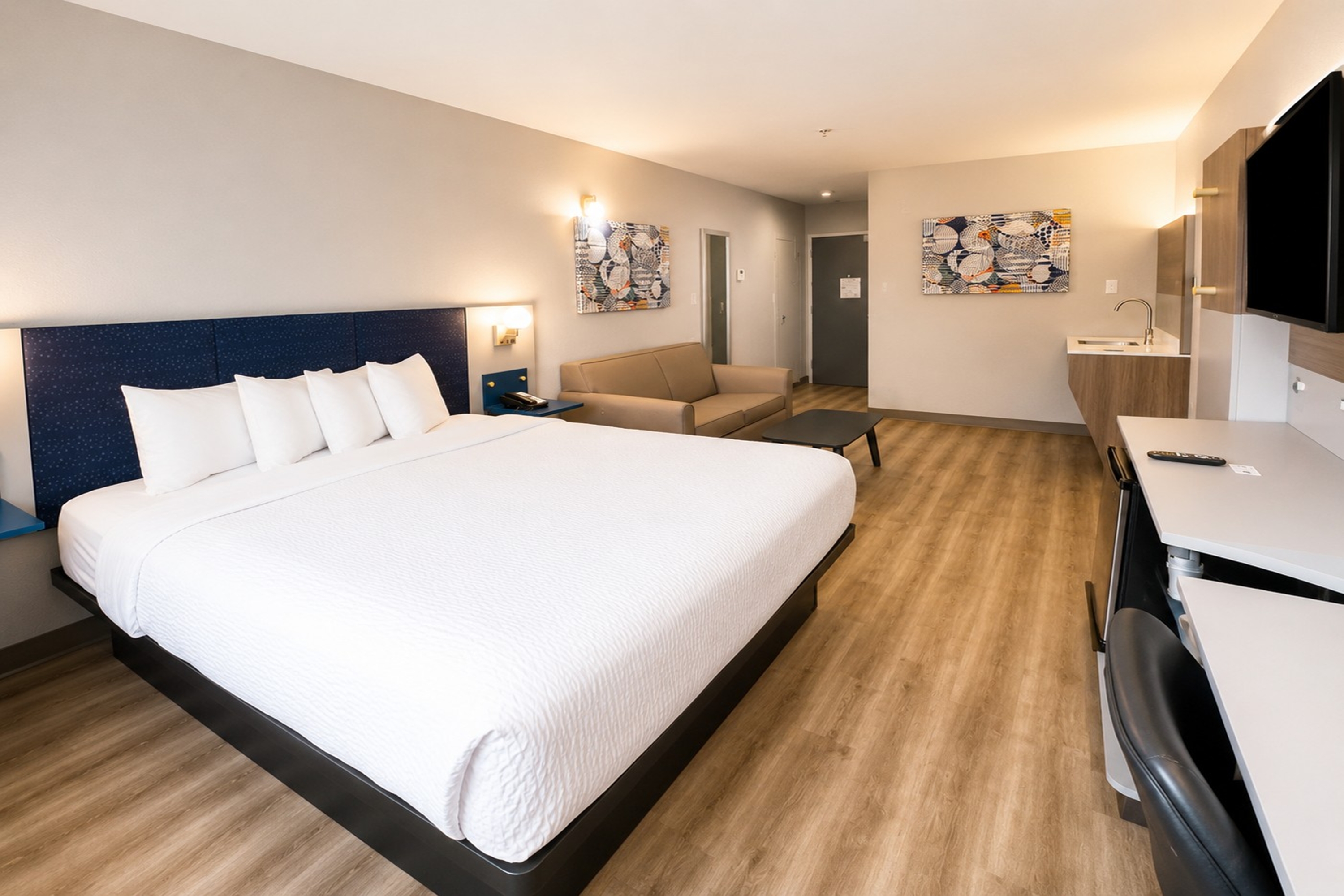 Guest room at the Microtel Inn & Suites by Wyndham Macon in Macon, Georgia
