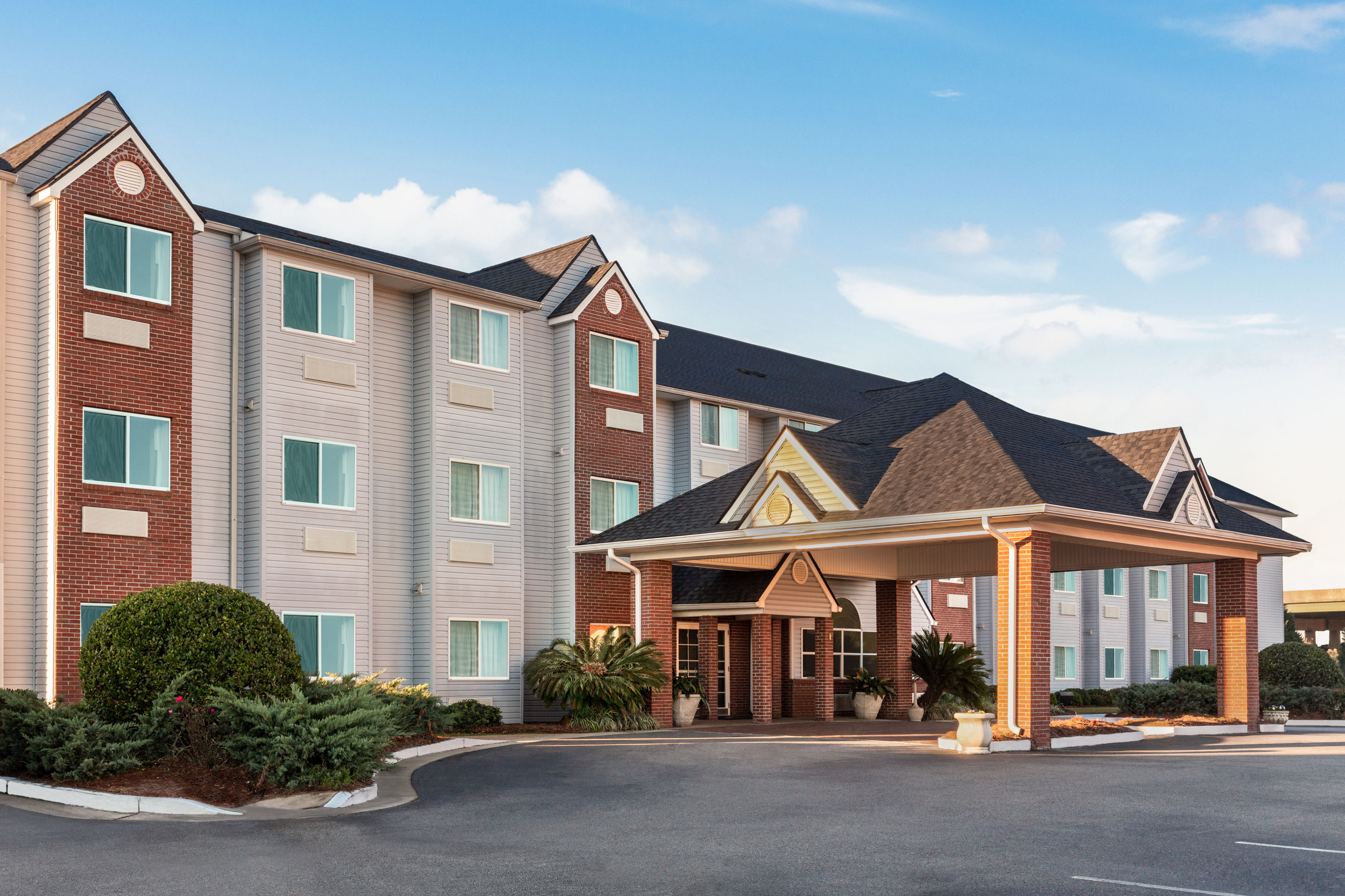 Microtel Inn & Suites by Wyndham Tifton Tifton, GA Hotels