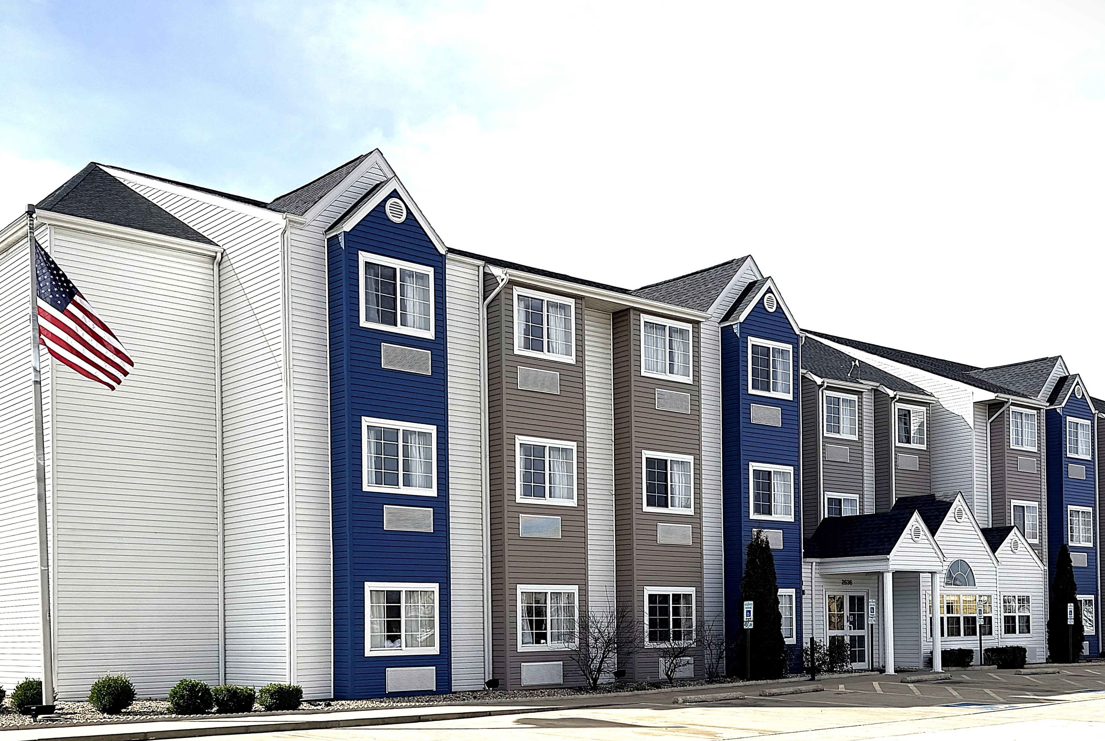 Front Exterior Image of Microtel Inn & Suites by Wyndham Springfield hotel in Springfield, Illinois