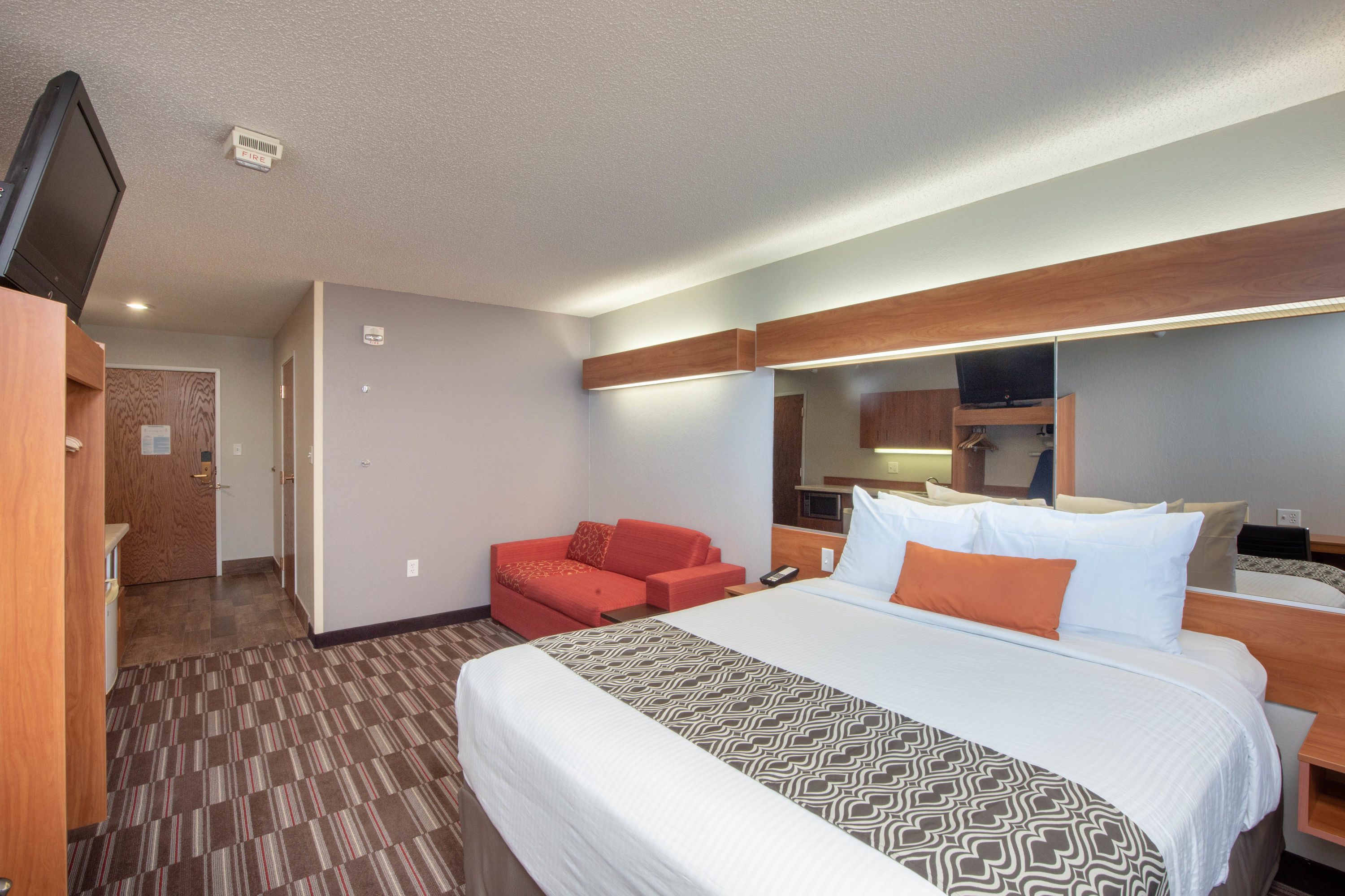 Microtel Inn & Suites by Wyndham Springfield suite in Springfield, Illinois