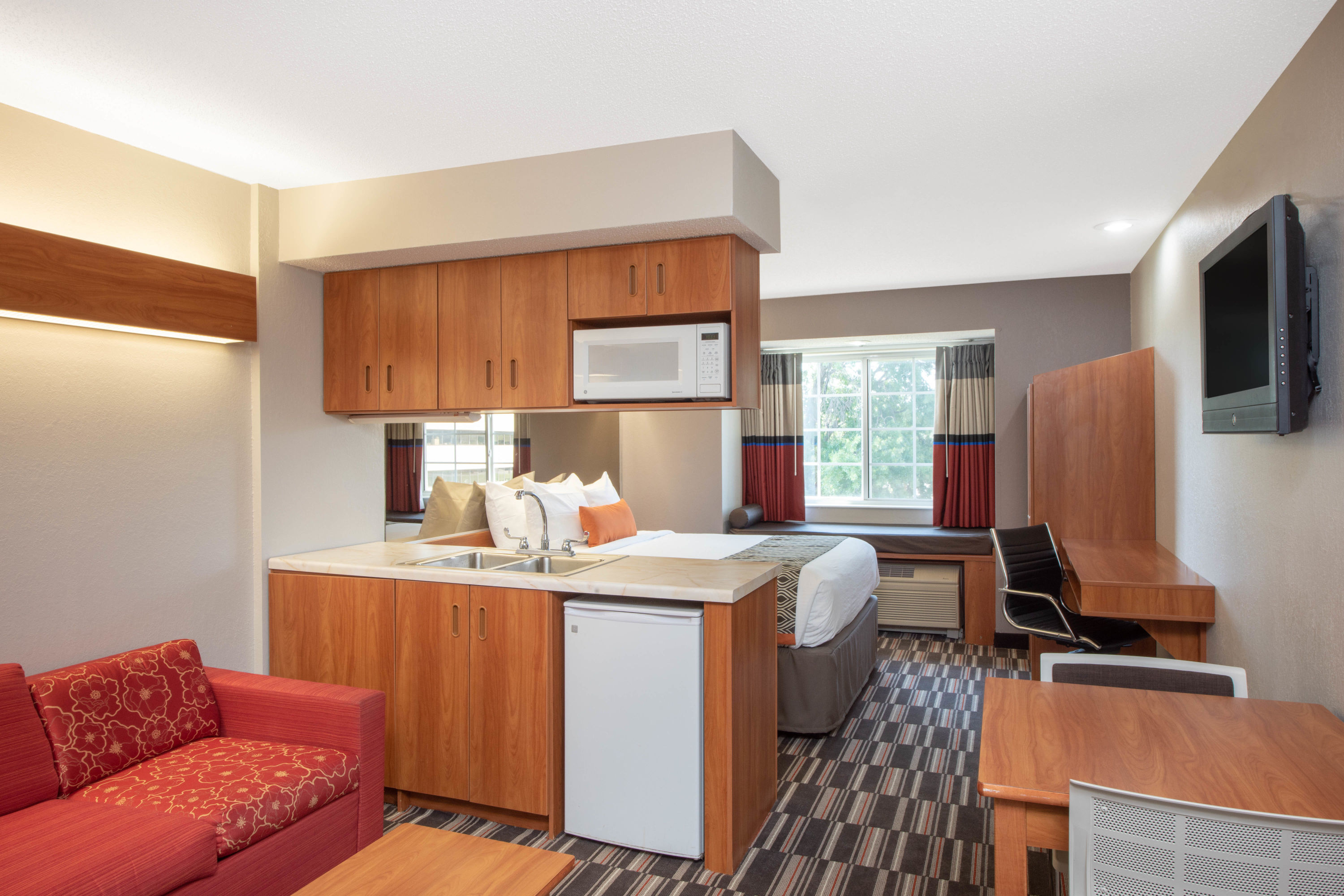 Microtel Inn & Suites by Wyndham Springfield suite in Springfield, Illinois