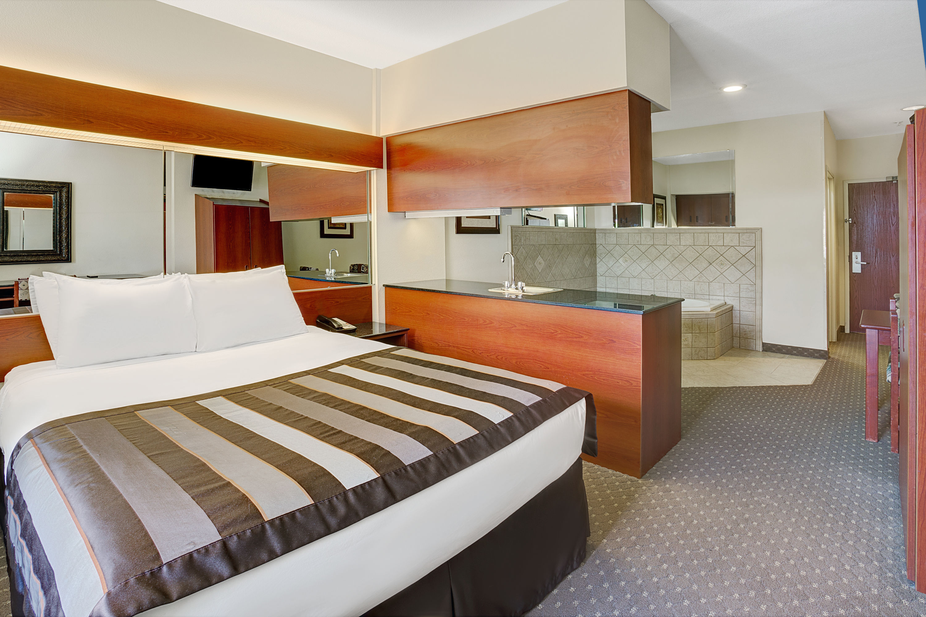 Microtel Inn & Suites by Wyndham Indianapolis Airport suite in Indianapolis, Indiana