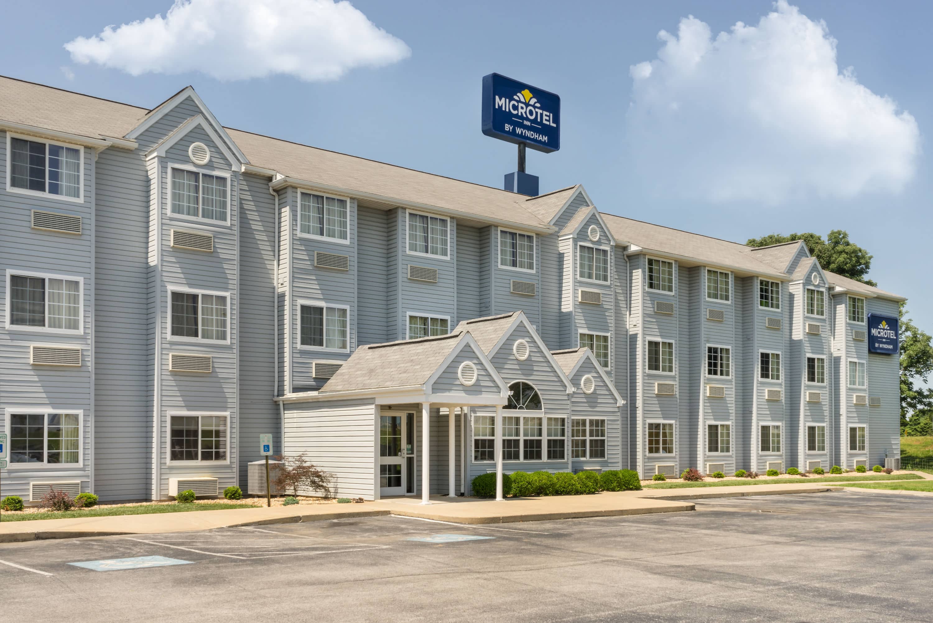 Microtel Inn & Suites by Wyndham Bowling Green Bowling Green, KY Hotels