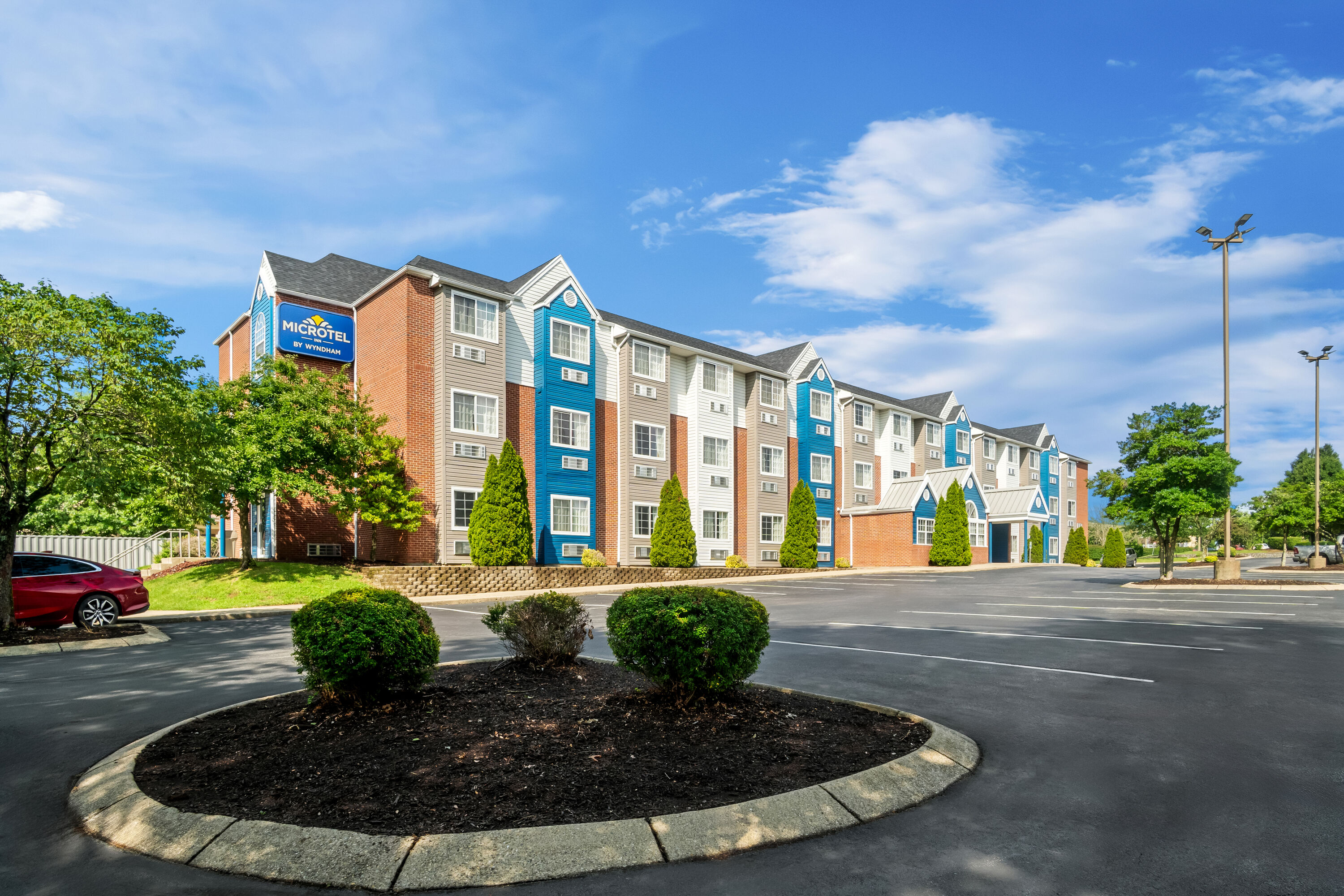 Exterior Day Image of Microtel Inn & Suites by Wyndham Georgetown hotel in Georgetown, Kentucky