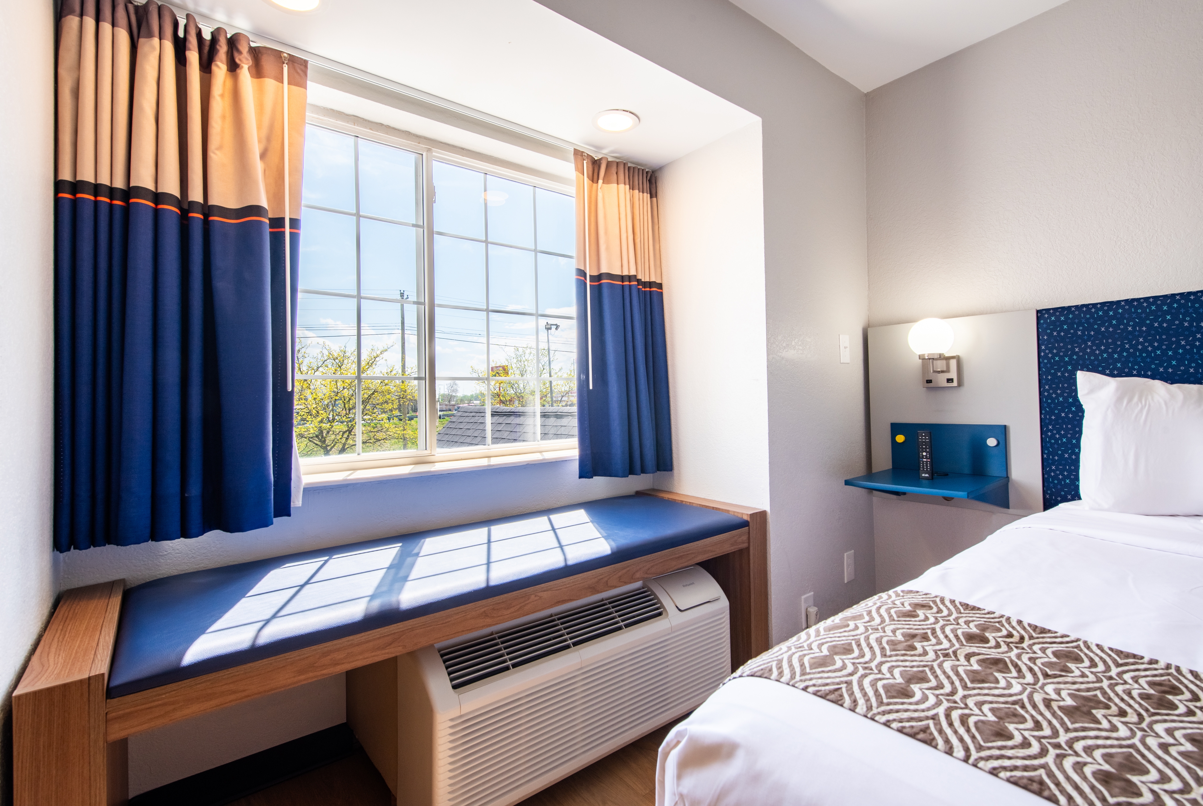 Guest room at the Microtel Inn & Suites by Wyndham London in London, Kentucky