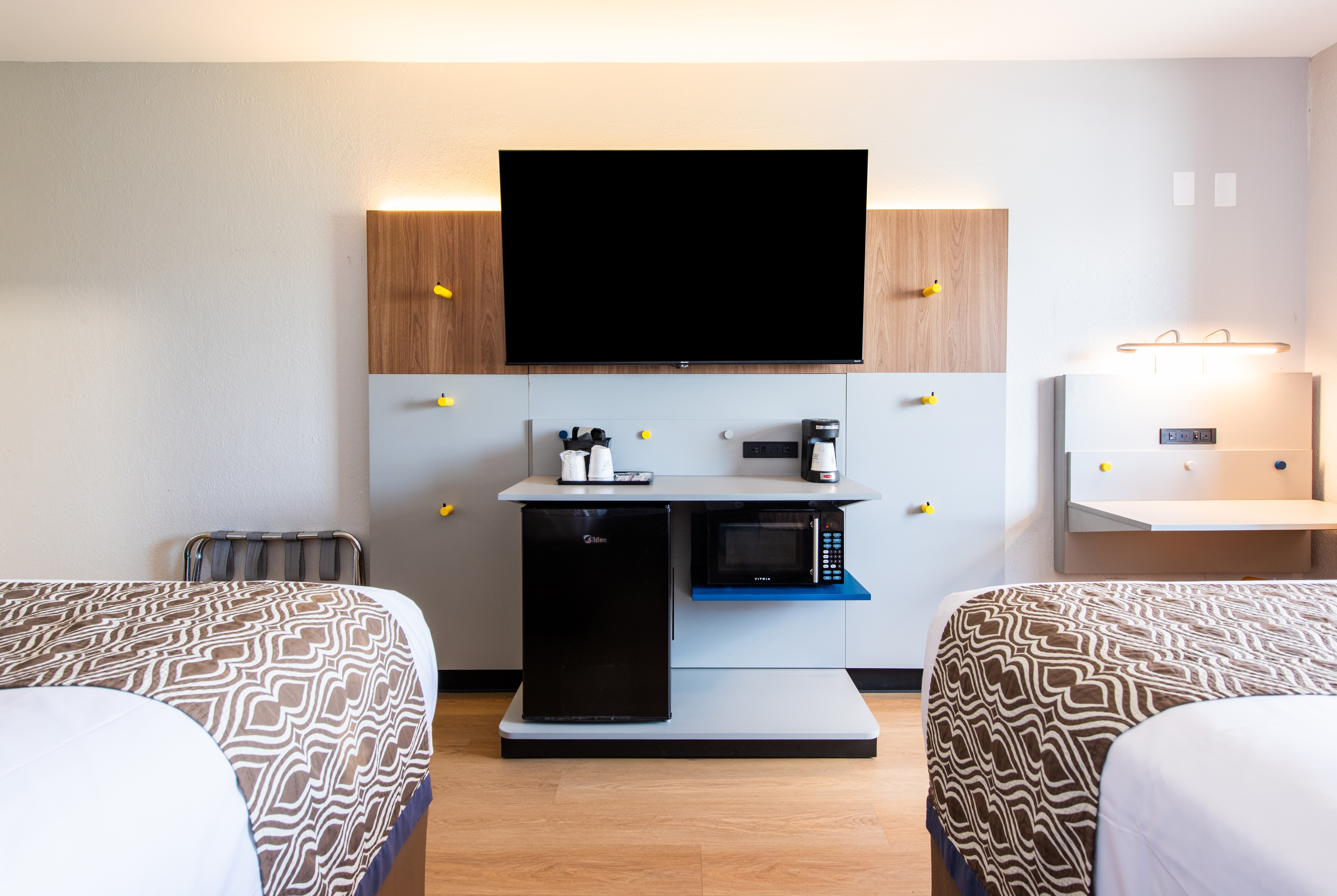 Guest room at the Microtel Inn & Suites by Wyndham London in London, Kentucky