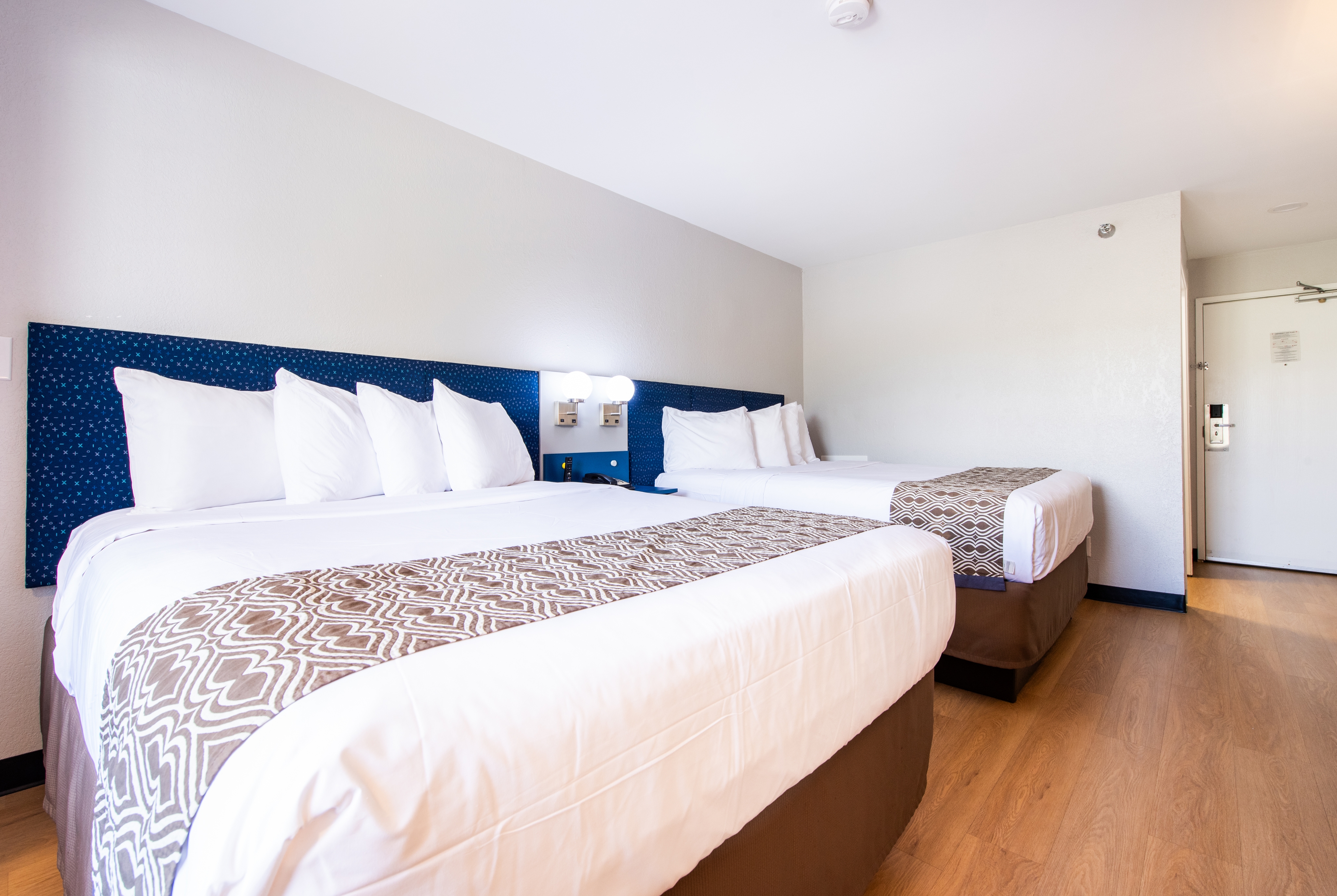 Guest room at the Microtel Inn & Suites by Wyndham London in London, Kentucky