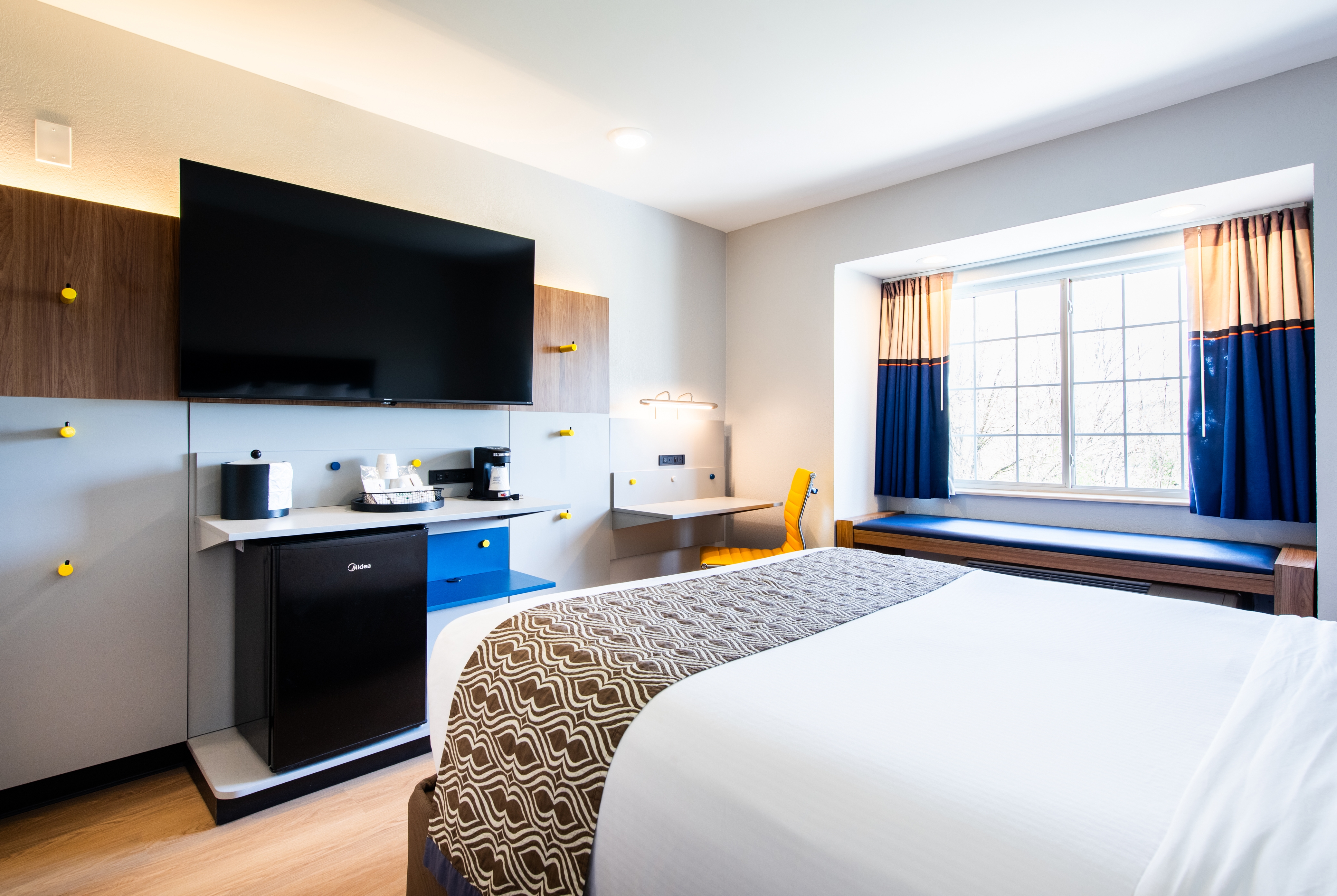 Guest room at the Microtel Inn & Suites by Wyndham London in London, Kentucky
