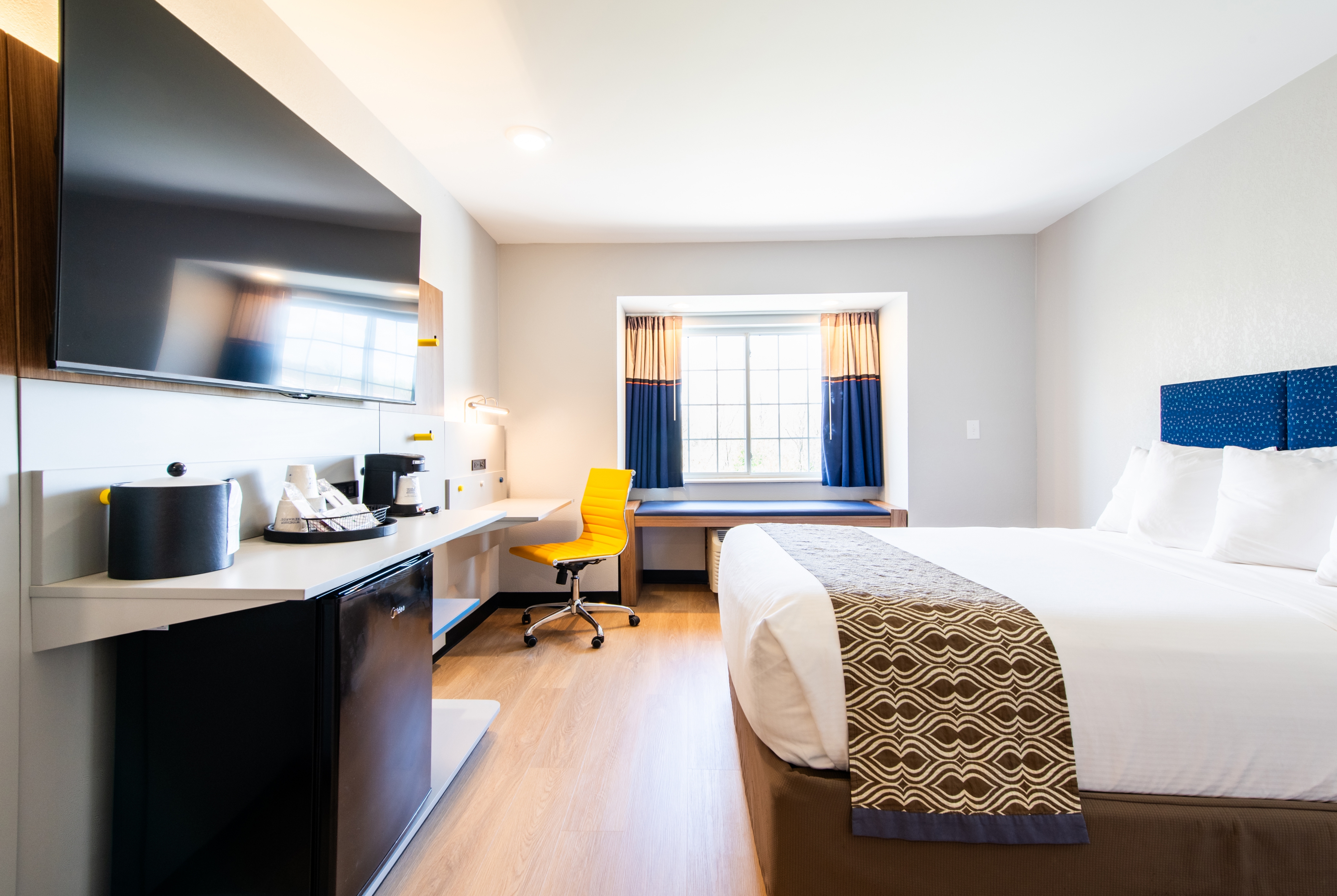 Guest room at the Microtel Inn & Suites by Wyndham London in London, Kentucky