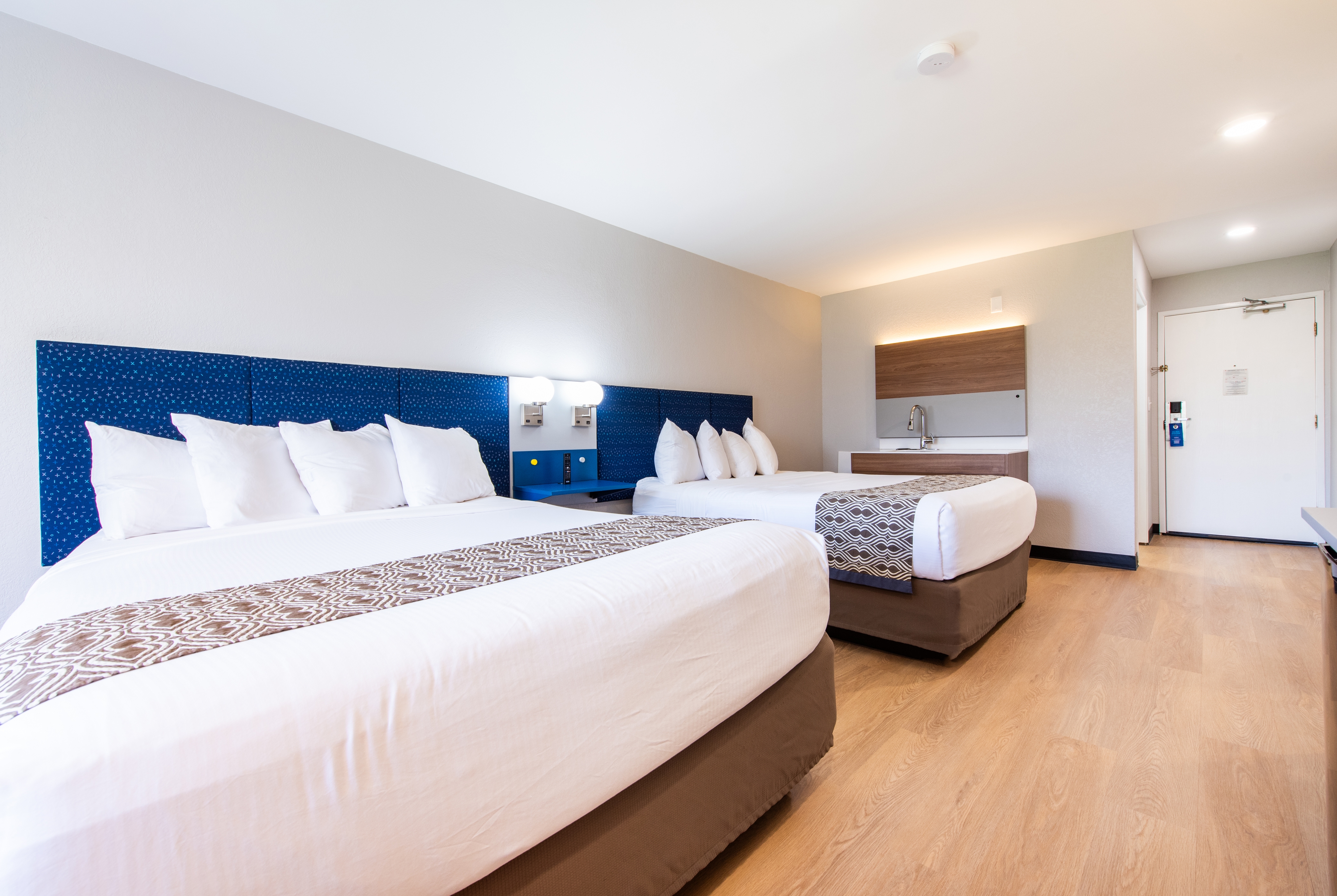 Guest room at the Microtel Inn & Suites by Wyndham London in London, Kentucky