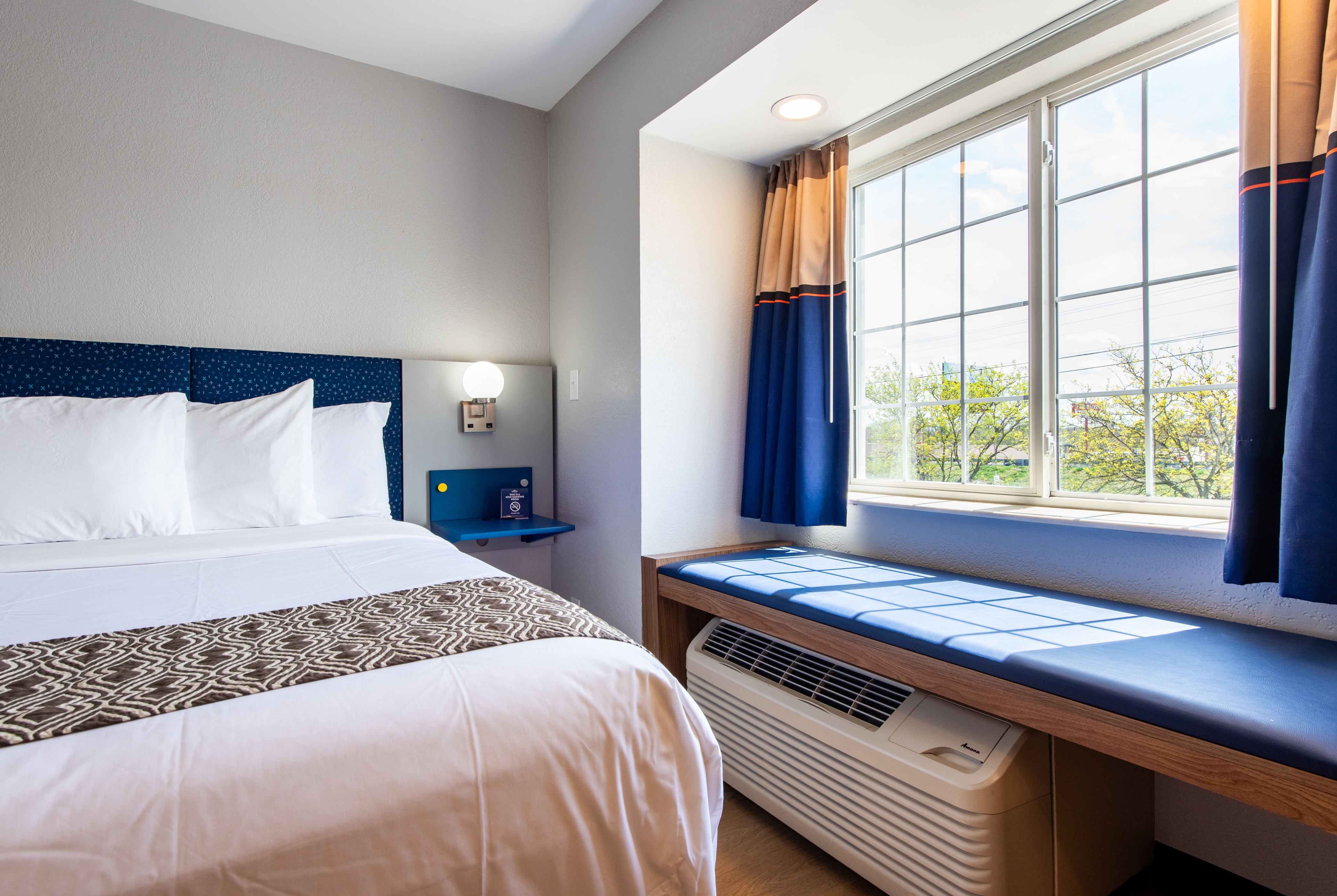 Microtel Inn & Suites by Wyndham London suite in London, Kentucky