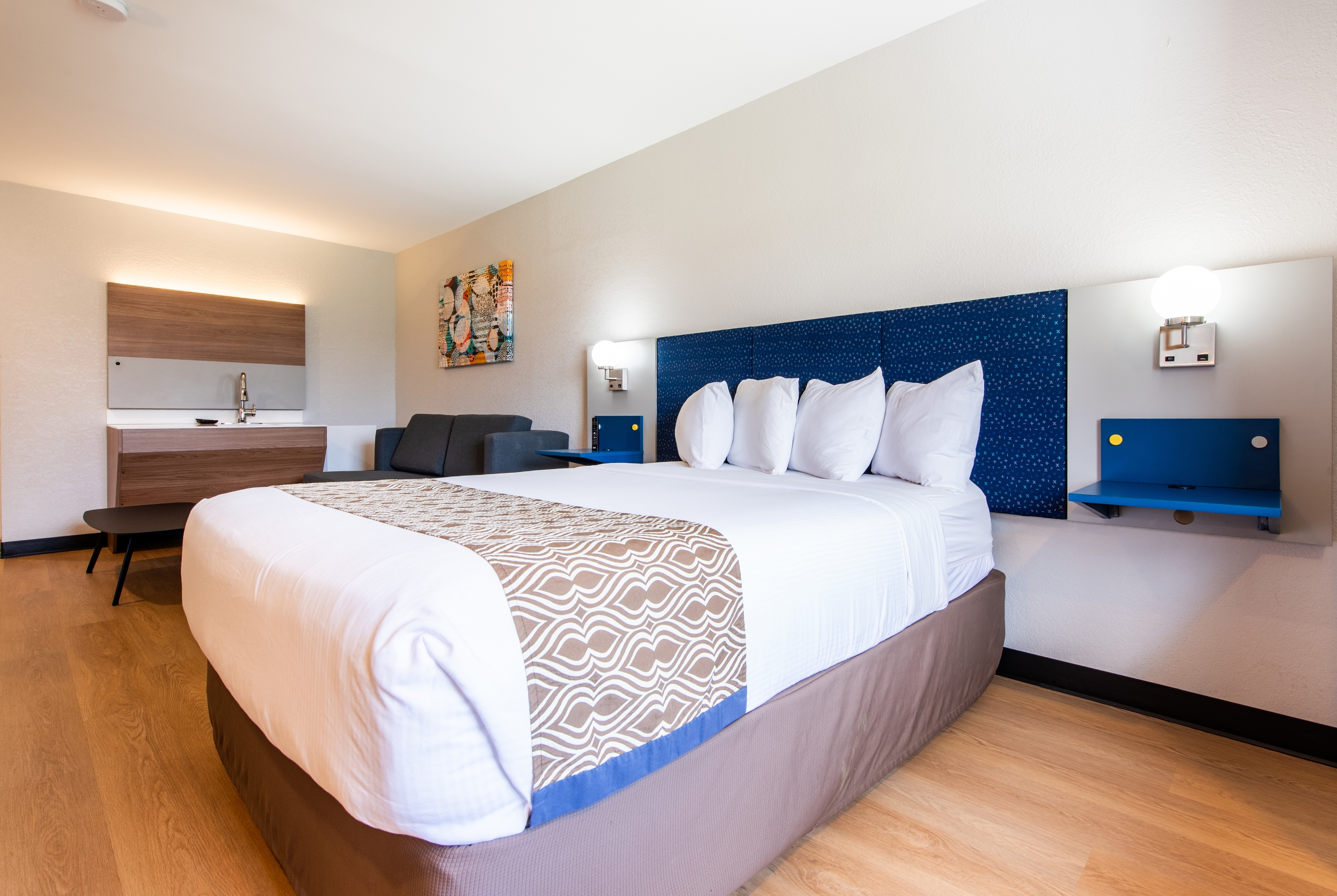 Microtel Inn & Suites by Wyndham London suite in London, Kentucky