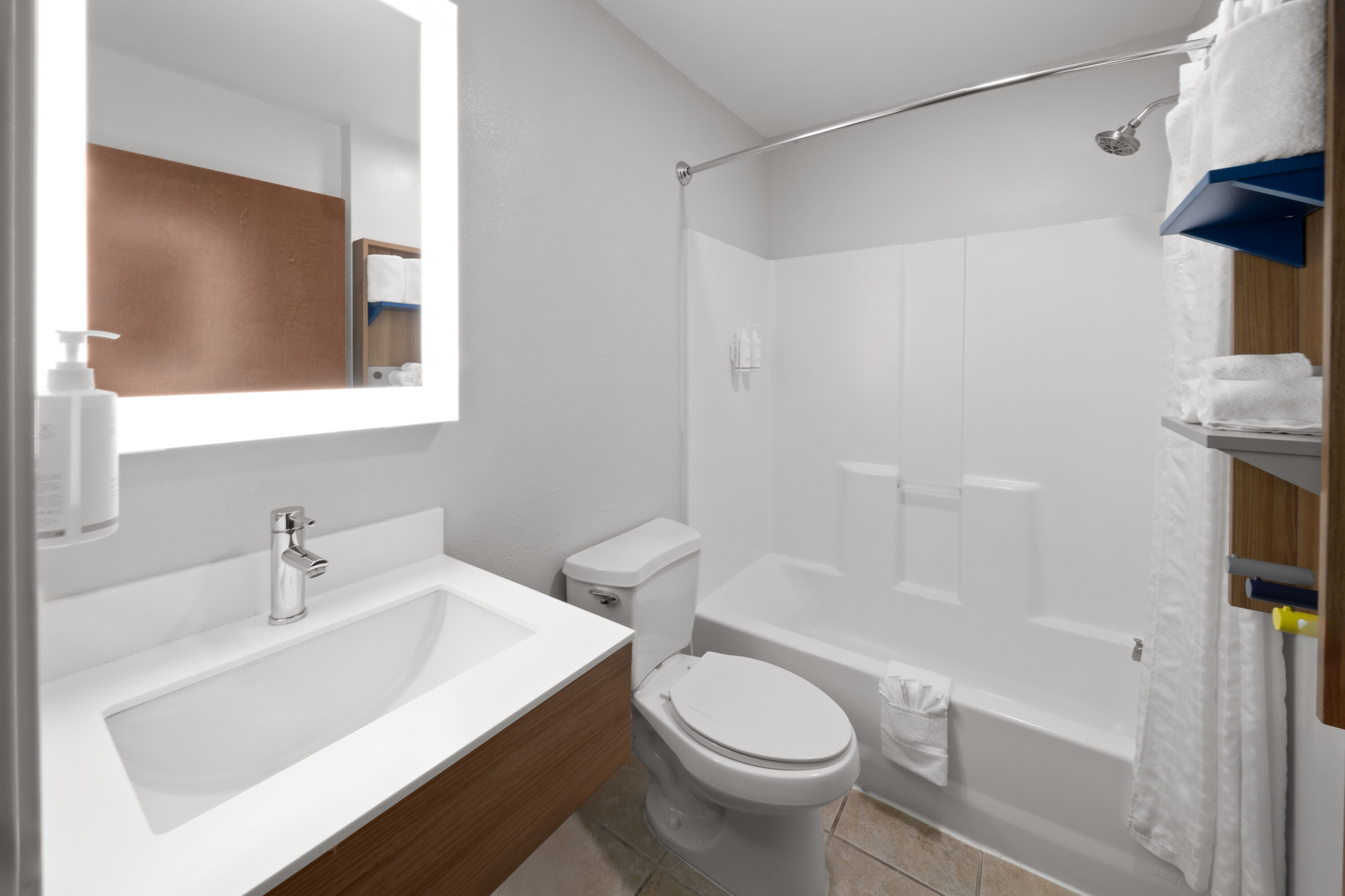 Guest room bath at the Microtel Inn & Suites by Wyndham Baton Rouge Airport in Baton Rouge, Louisiana