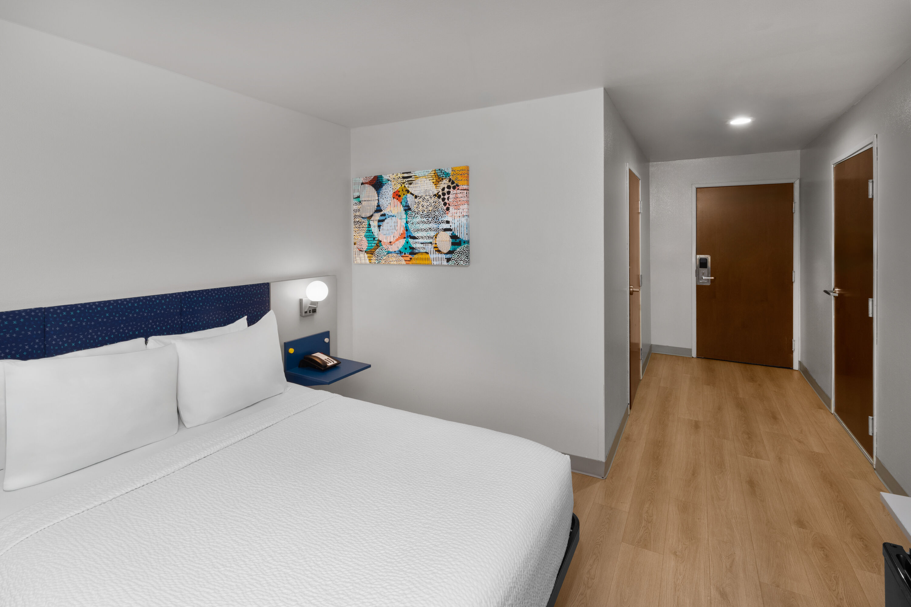 Guest room at the Microtel Inn & Suites by Wyndham Baton Rouge Airport in Baton Rouge, Louisiana