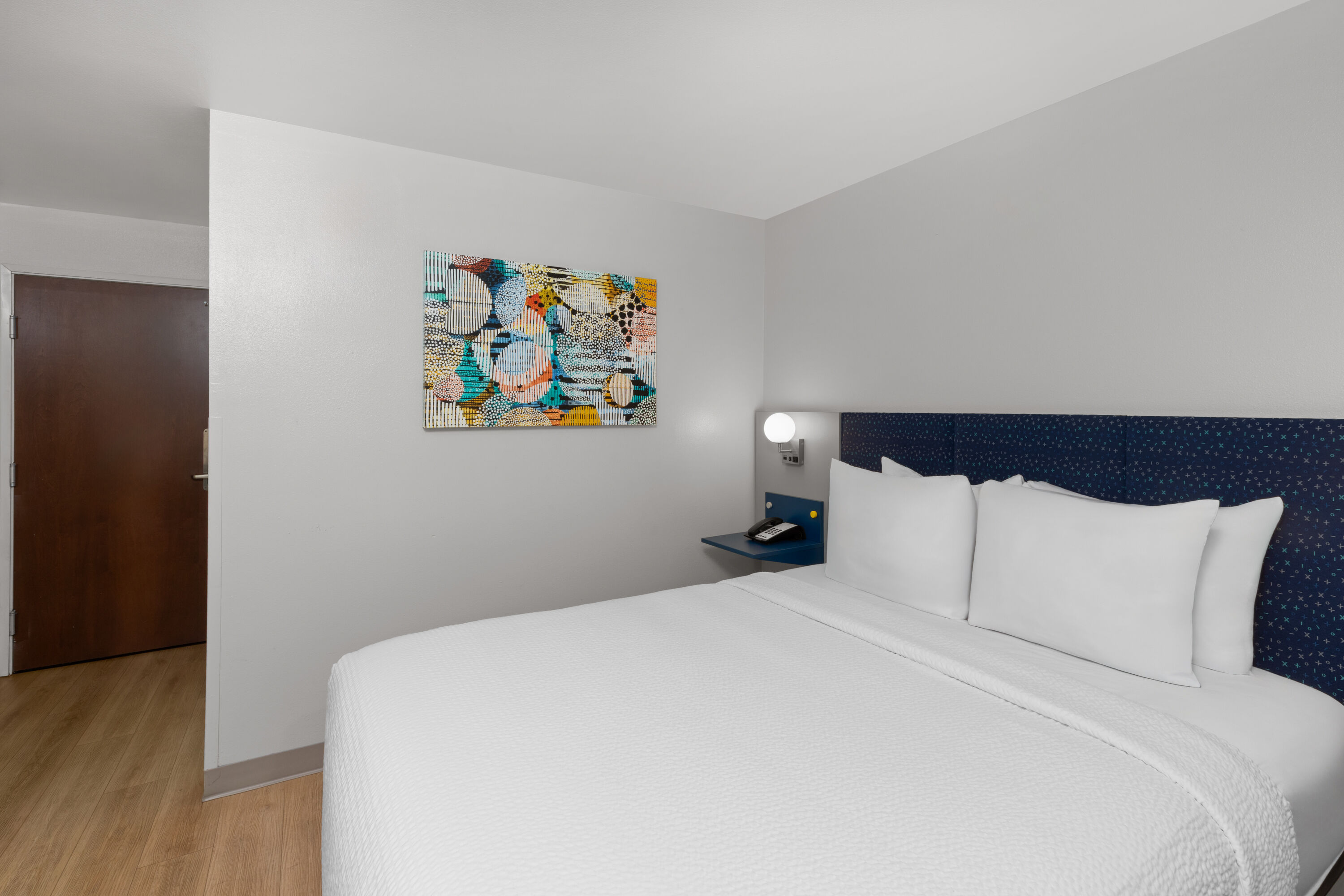 Guest room at the Microtel Inn & Suites by Wyndham Baton Rouge Airport in Baton Rouge, Louisiana