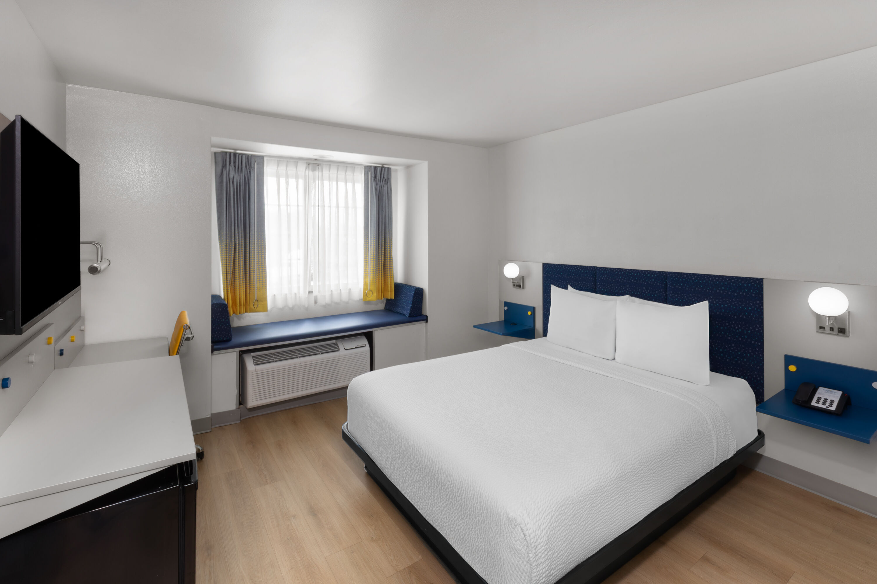 Guest room at the Microtel Inn & Suites by Wyndham Baton Rouge Airport in Baton Rouge, Louisiana