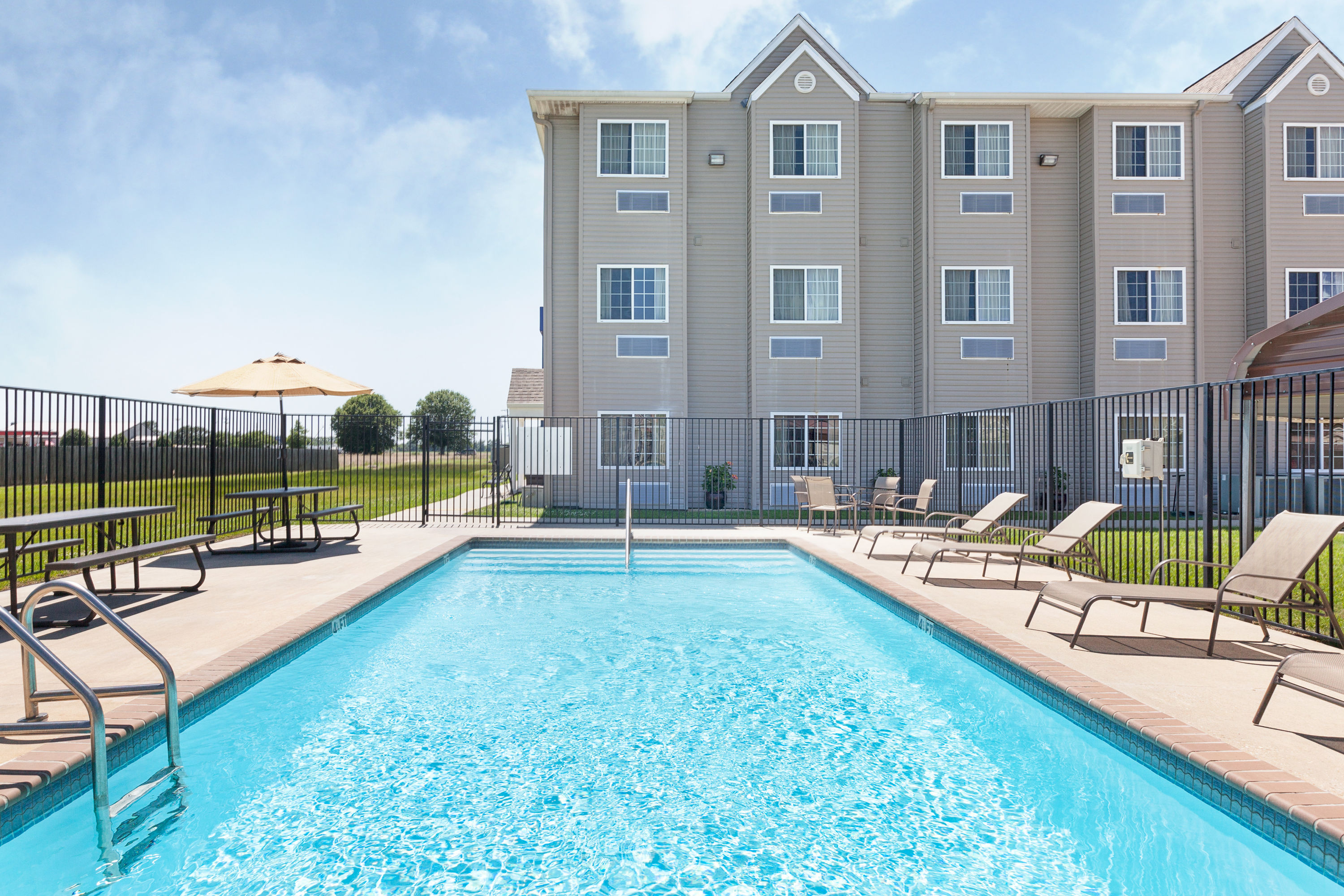 Microtel Inn & Suites by Wyndham Breaux Bridge Breaux Bridge, LA Hotels