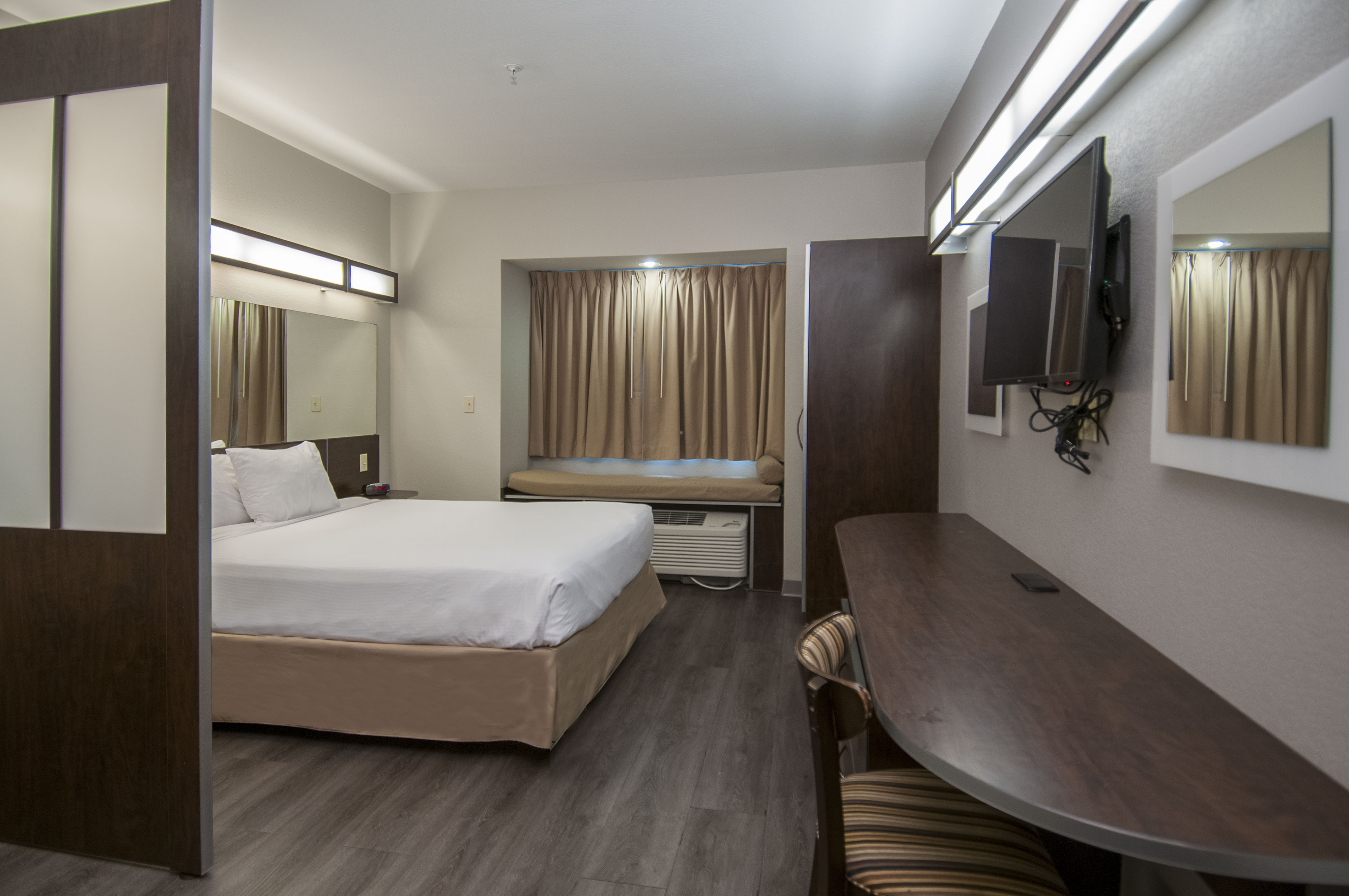 Microtel Inn & Suites by Wyndham Pearl River/Slidell suite in Pearl River, Louisiana