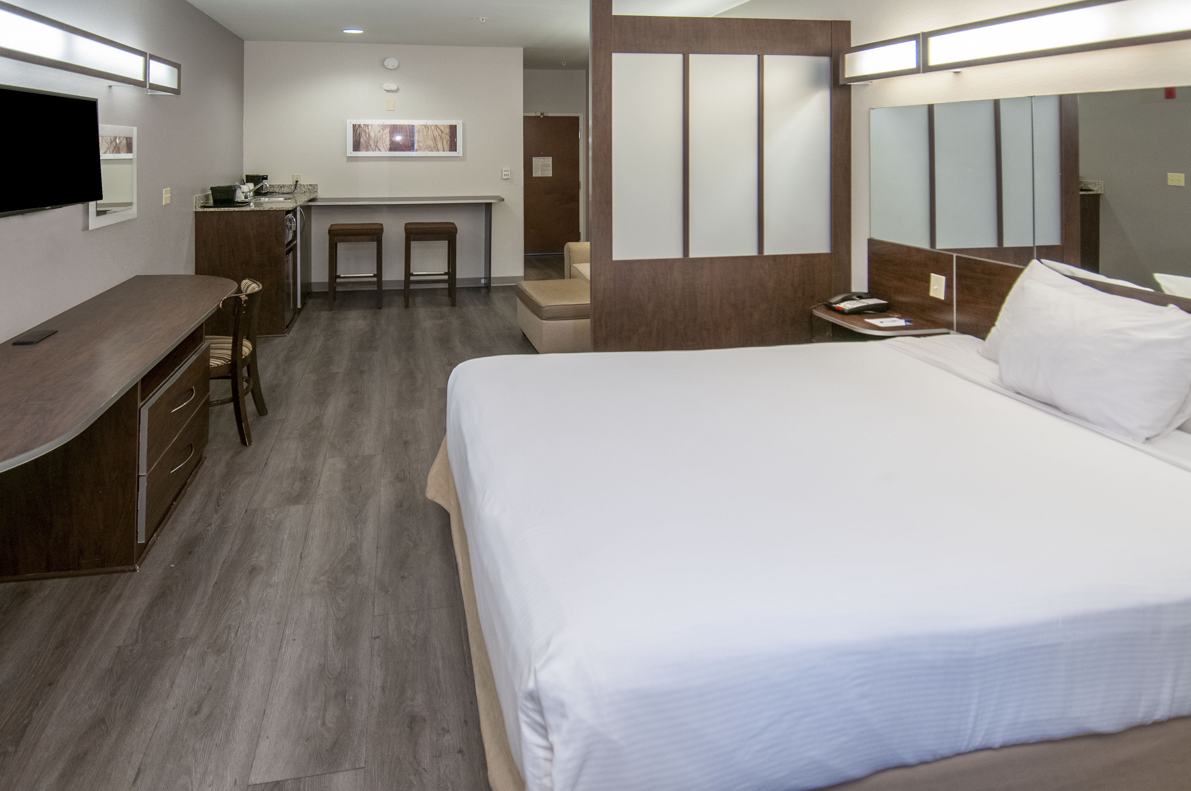 Microtel Inn & Suites by Wyndham Pearl River/Slidell suite in Pearl River, Louisiana