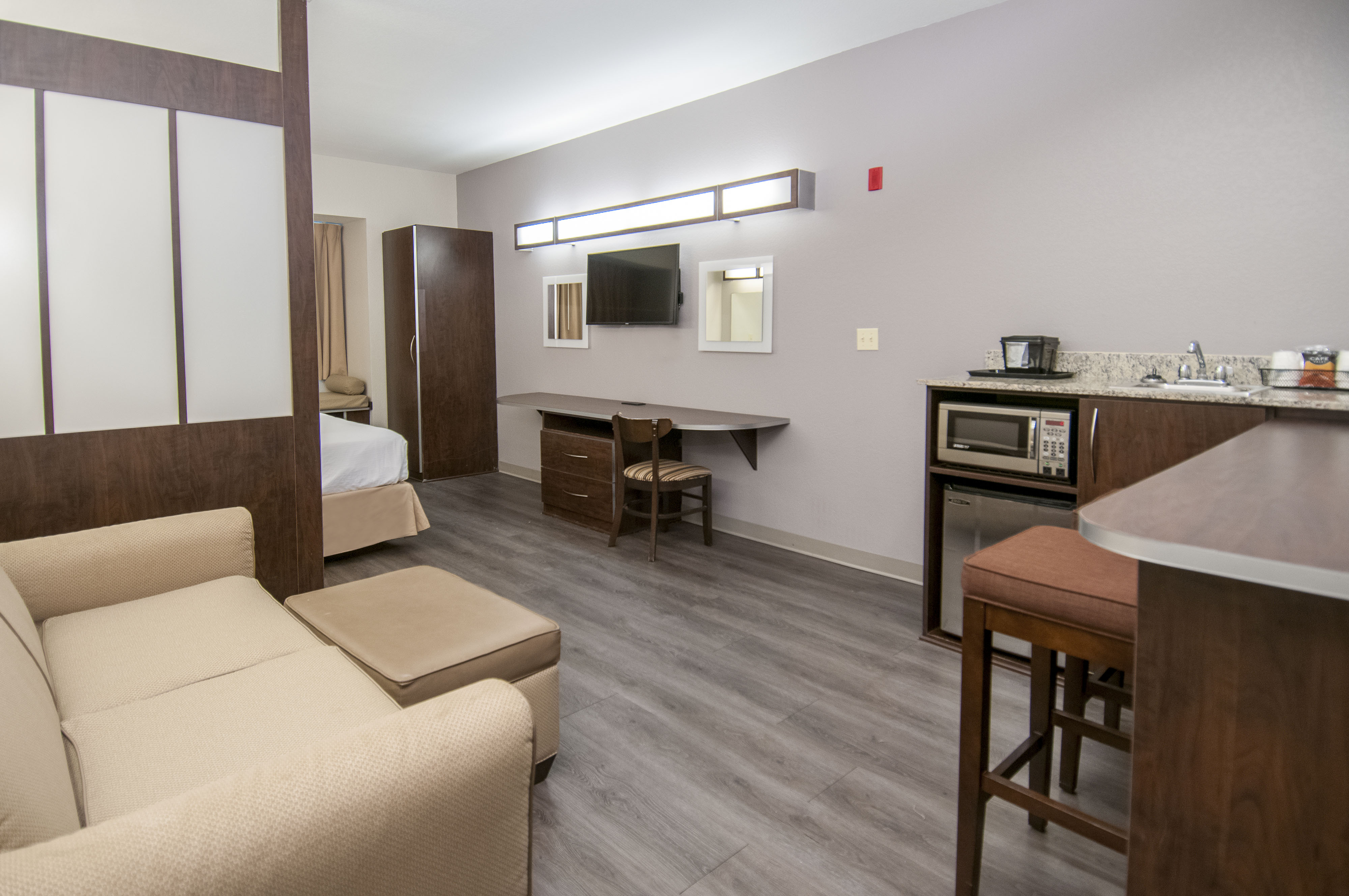 Microtel Inn & Suites by Wyndham Pearl River/Slidell suite in Pearl River, Louisiana