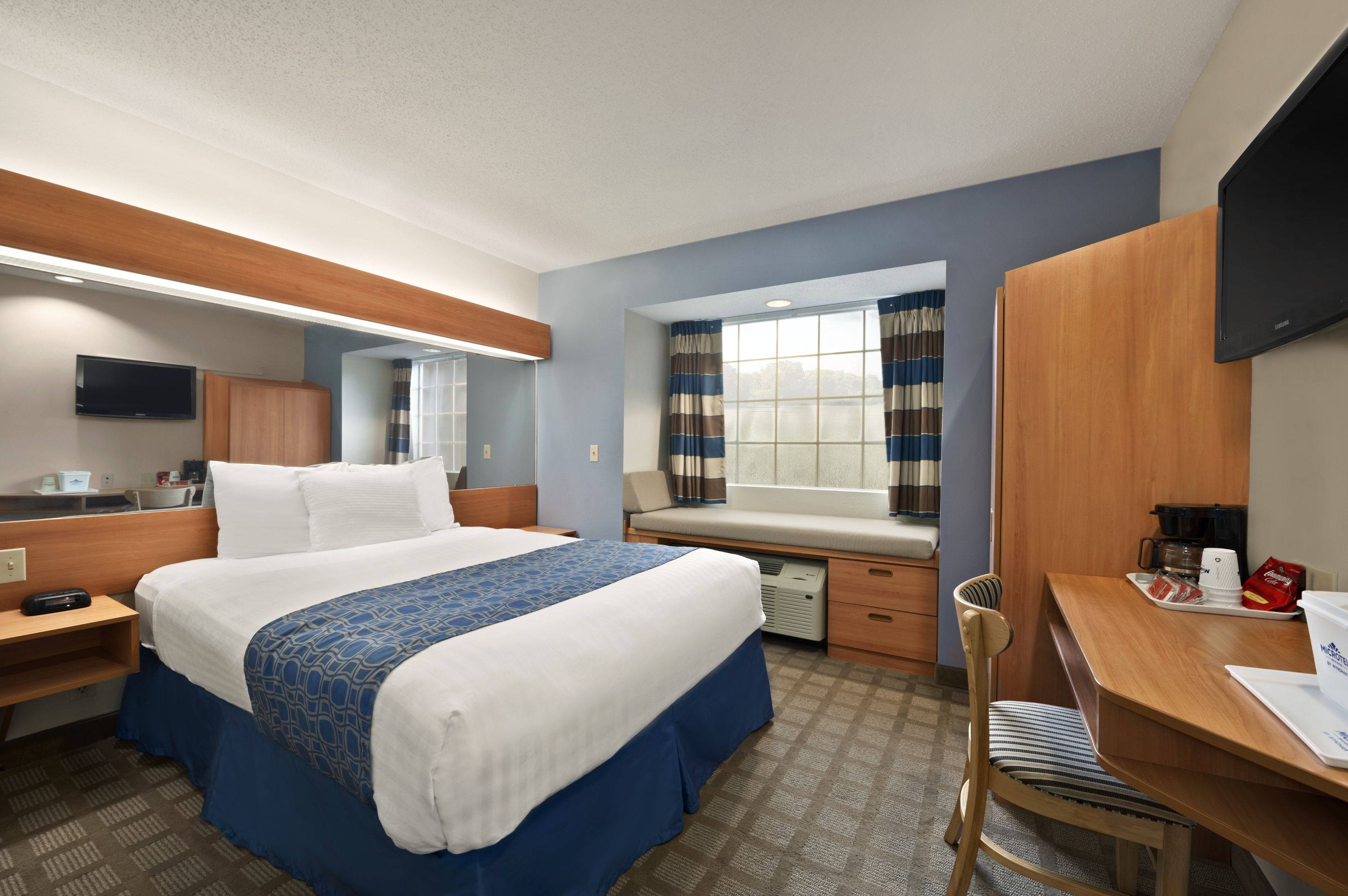 Guest room at the Microtel Inn & Suites by Wyndham Ponchatoula/Hammond in Ponchatoula, Louisiana