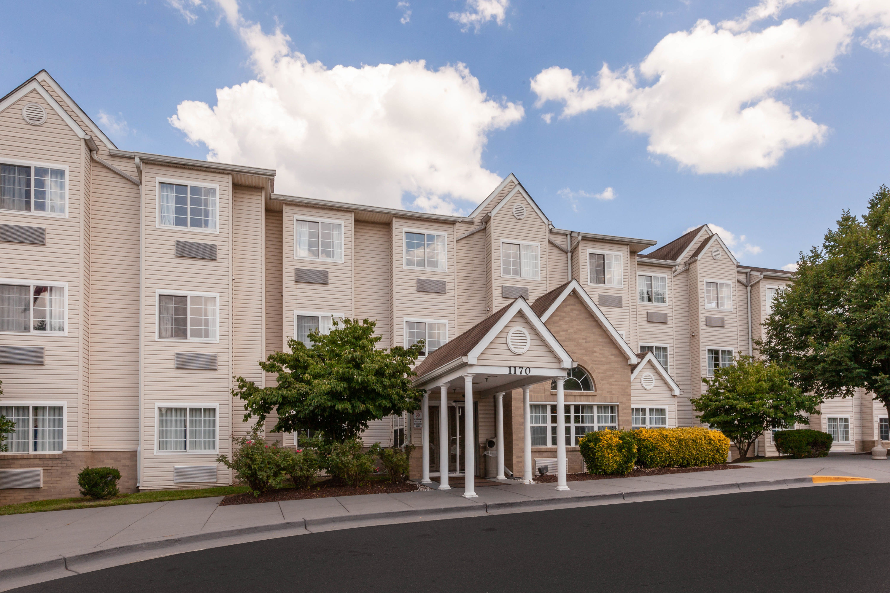 Exterior Day Image of Microtel Inn & Suites by Wyndham Baltimore BWI Airport hotel in Linthicum Heights, Maryland