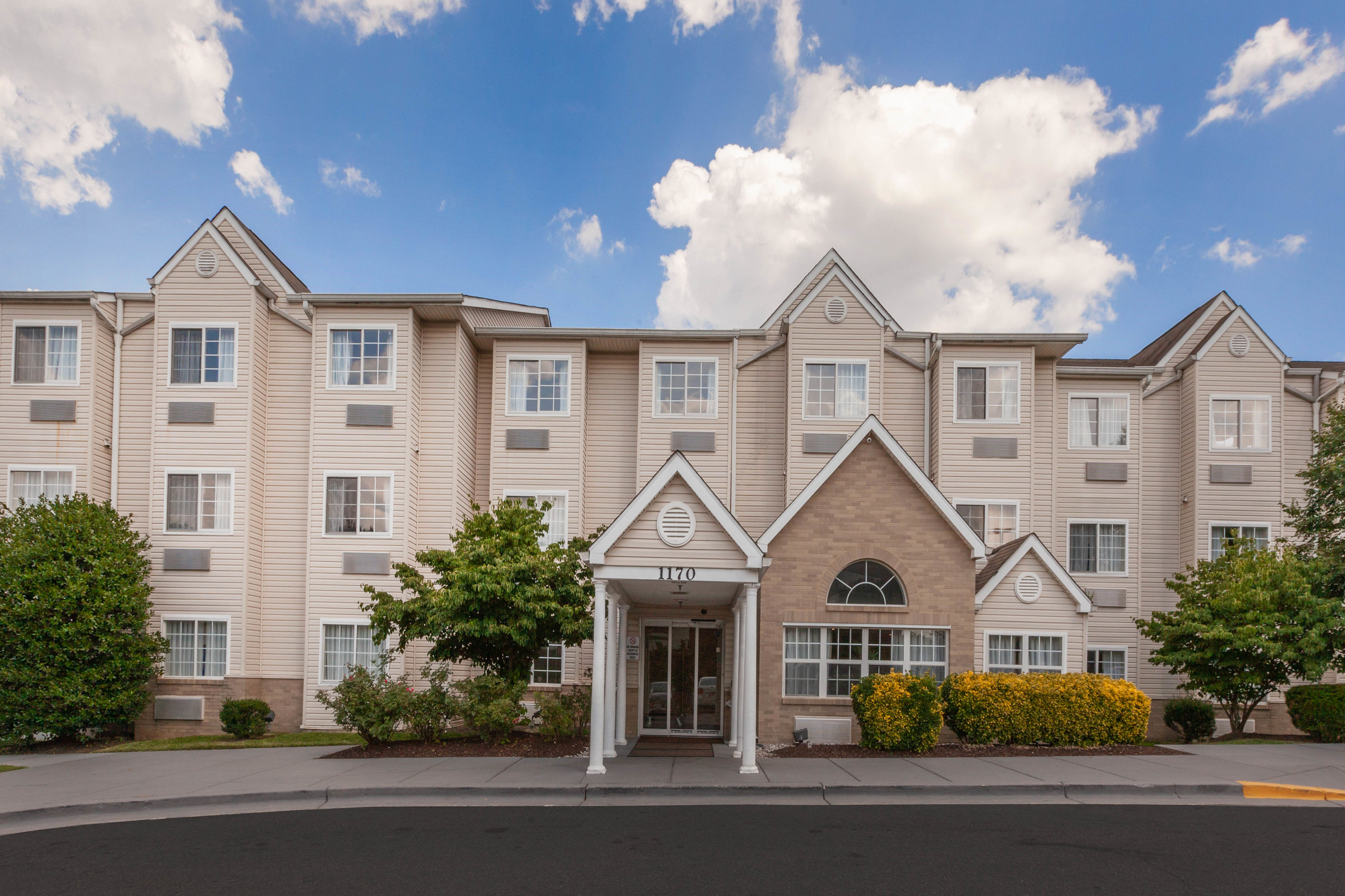 Exterior Day Image of Microtel Inn & Suites by Wyndham Baltimore BWI Airport hotel in Linthicum Heights, Maryland