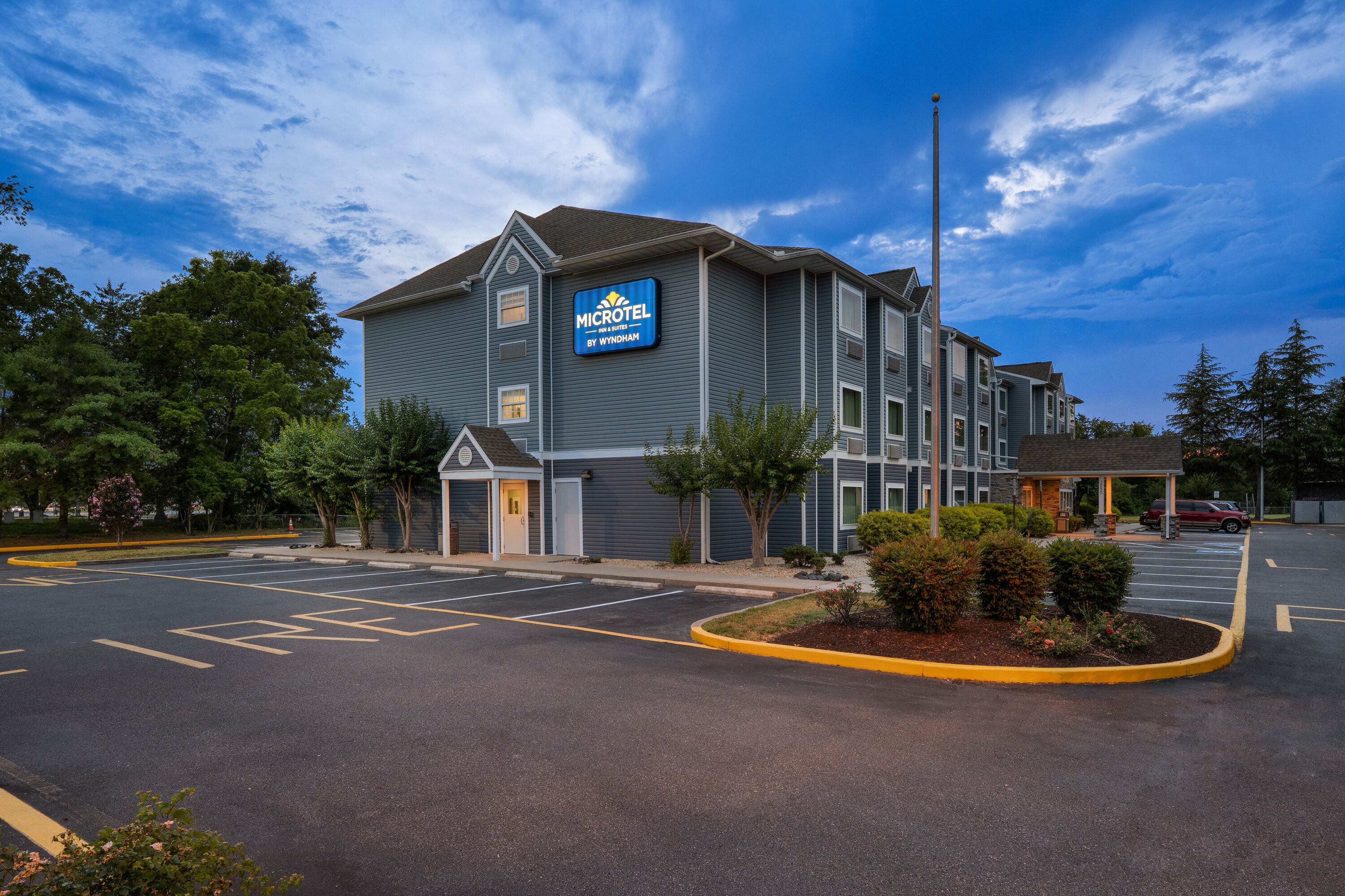 Exterior Night Image of Microtel Inn & Suites by Wyndham Salisbury hotel in Salisbury, Maryland