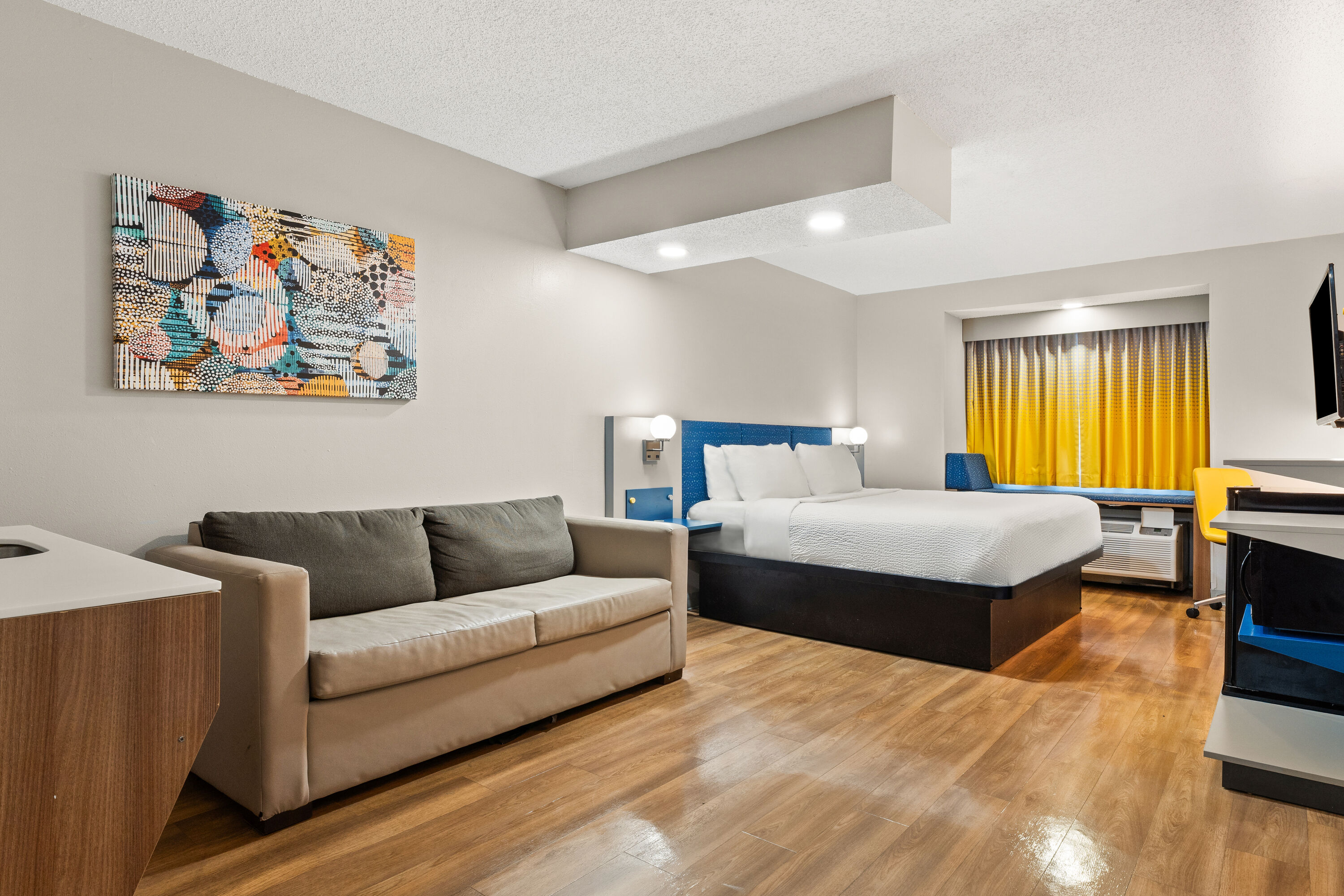 Microtel Inn & Suites by Wyndham Salisbury suite in Salisbury, Maryland