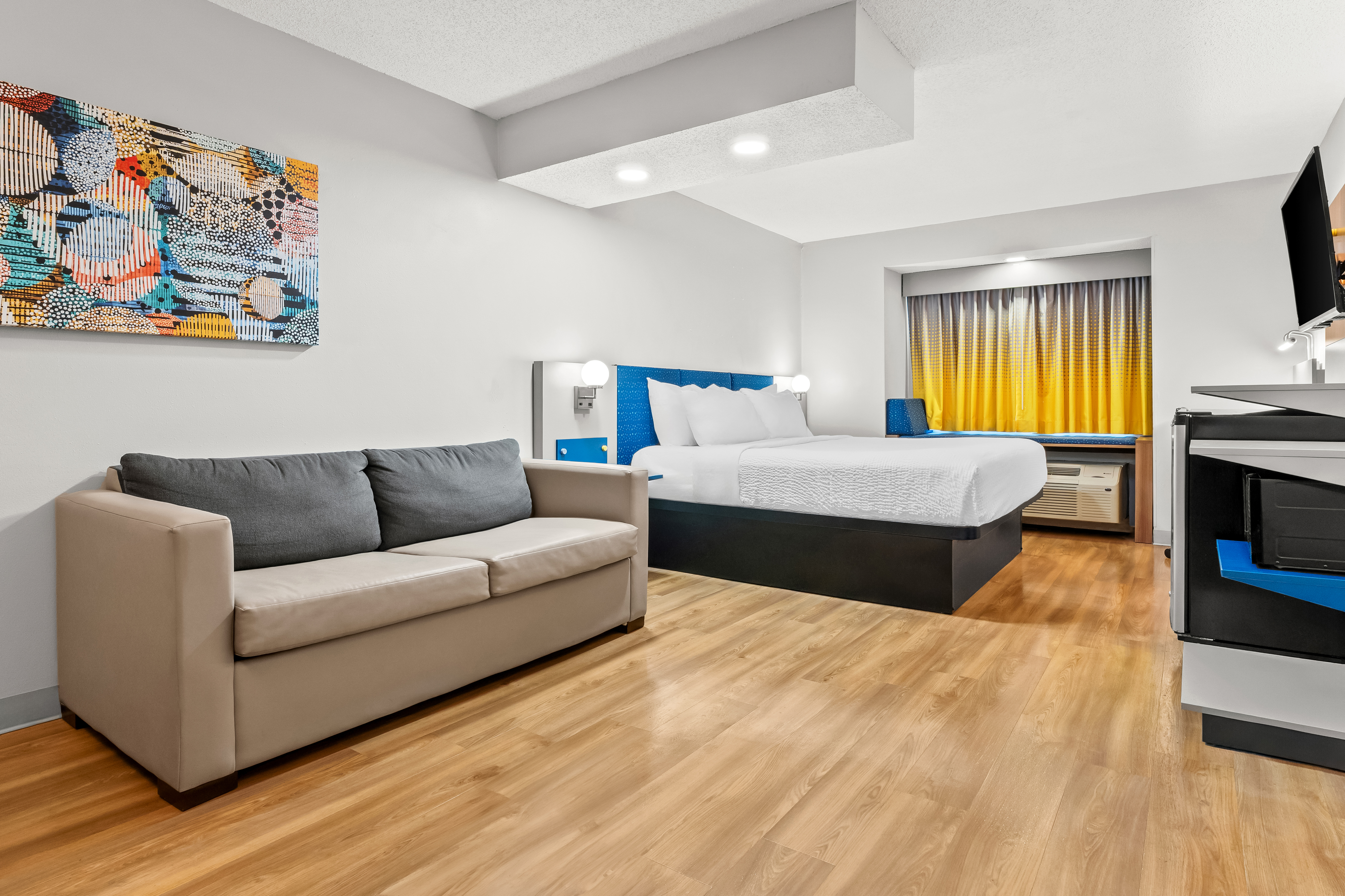 Microtel Inn & Suites by Wyndham Salisbury suite in Salisbury, Maryland