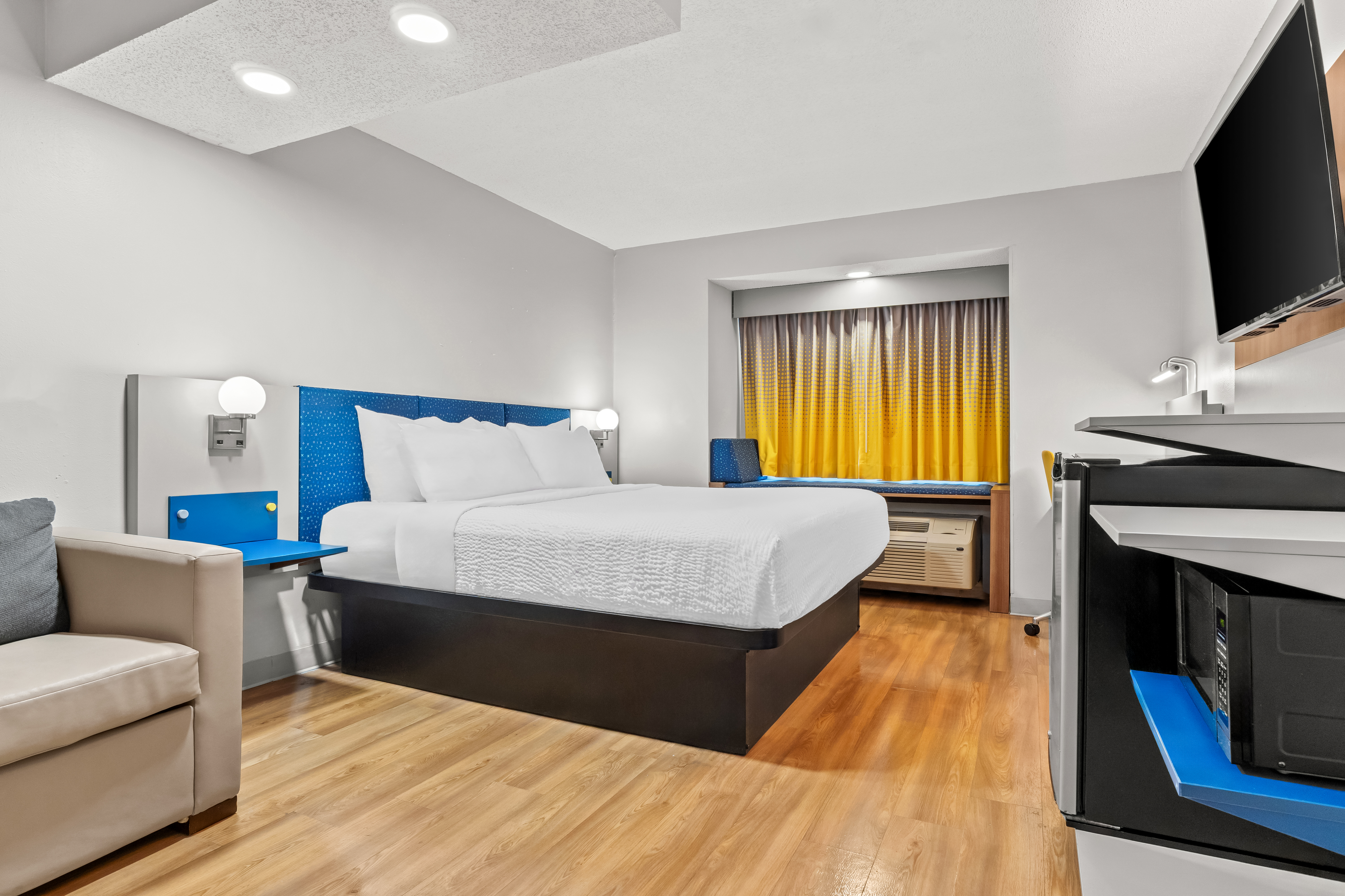 Microtel Inn & Suites by Wyndham Salisbury suite in Salisbury, Maryland