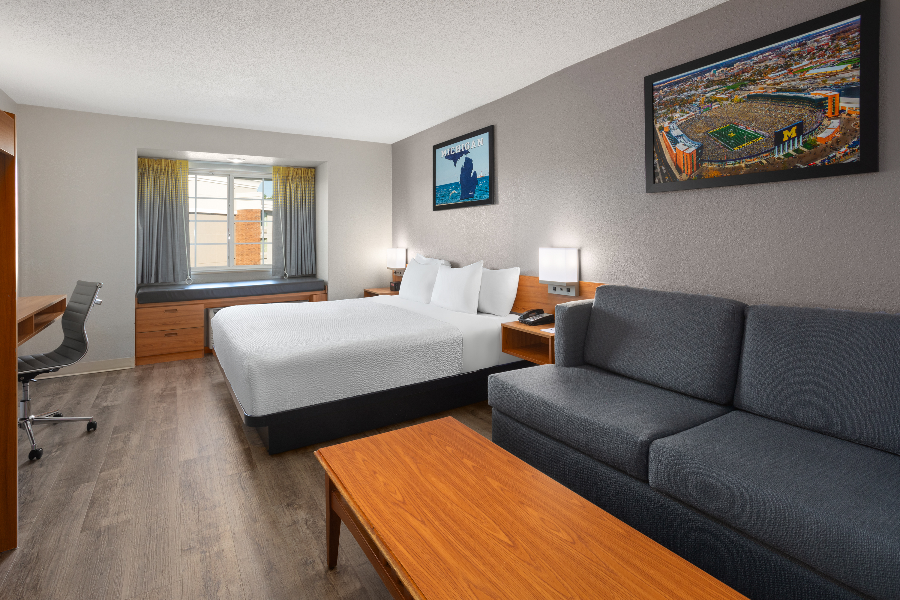 Microtel Inn & Suites by Wyndham Ann Arbor suite in Ann Arbor, Michigan