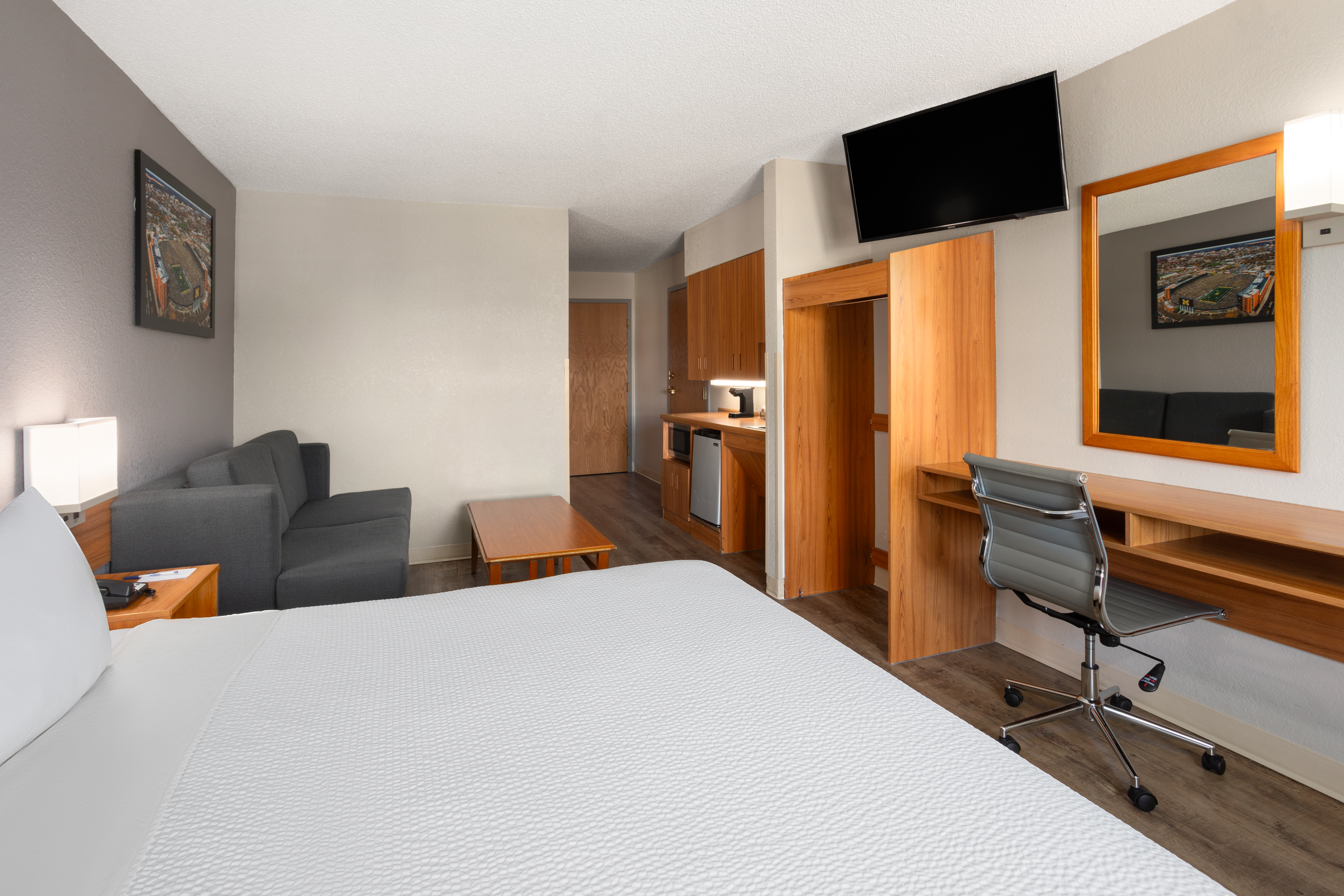 Microtel Inn & Suites by Wyndham Ann Arbor suite in Ann Arbor, Michigan