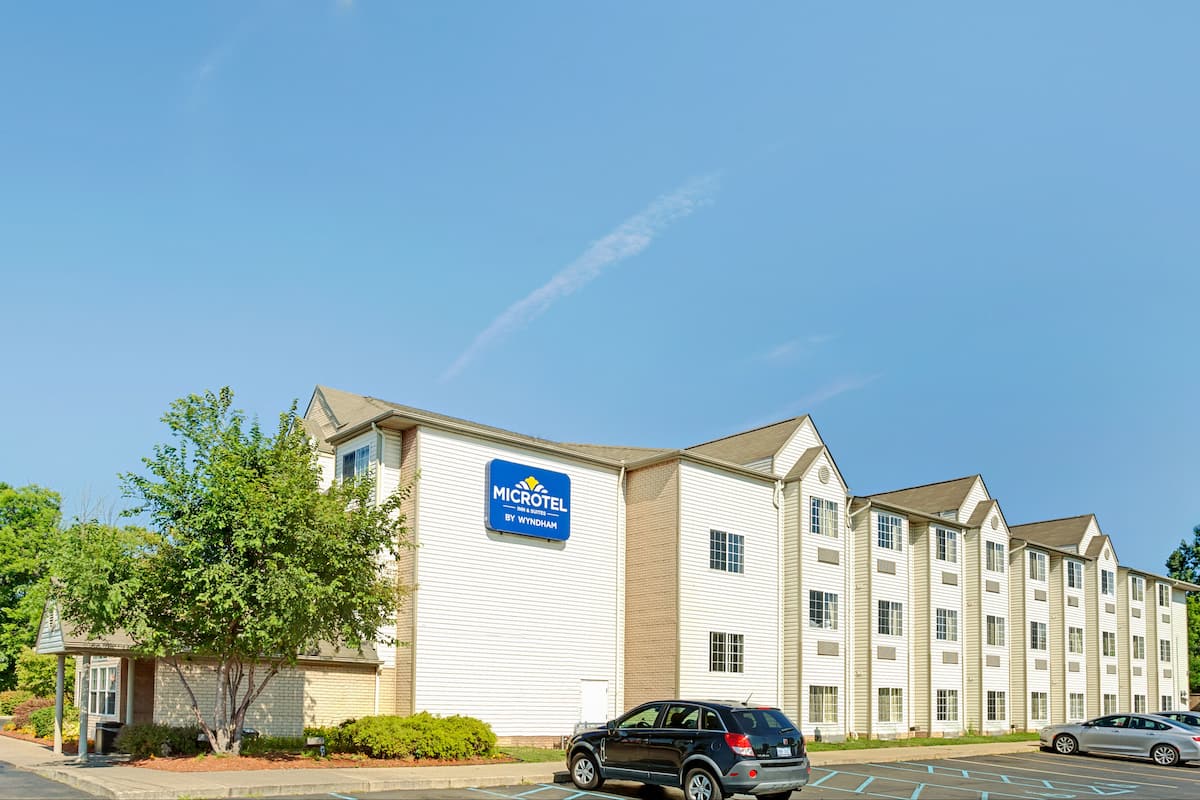Microtel Inn Suites By Wyndham Roseville Detroit Area Exterior Of Microtel Inn Suites By Wyndham Roseville Detroit Area Hotel In