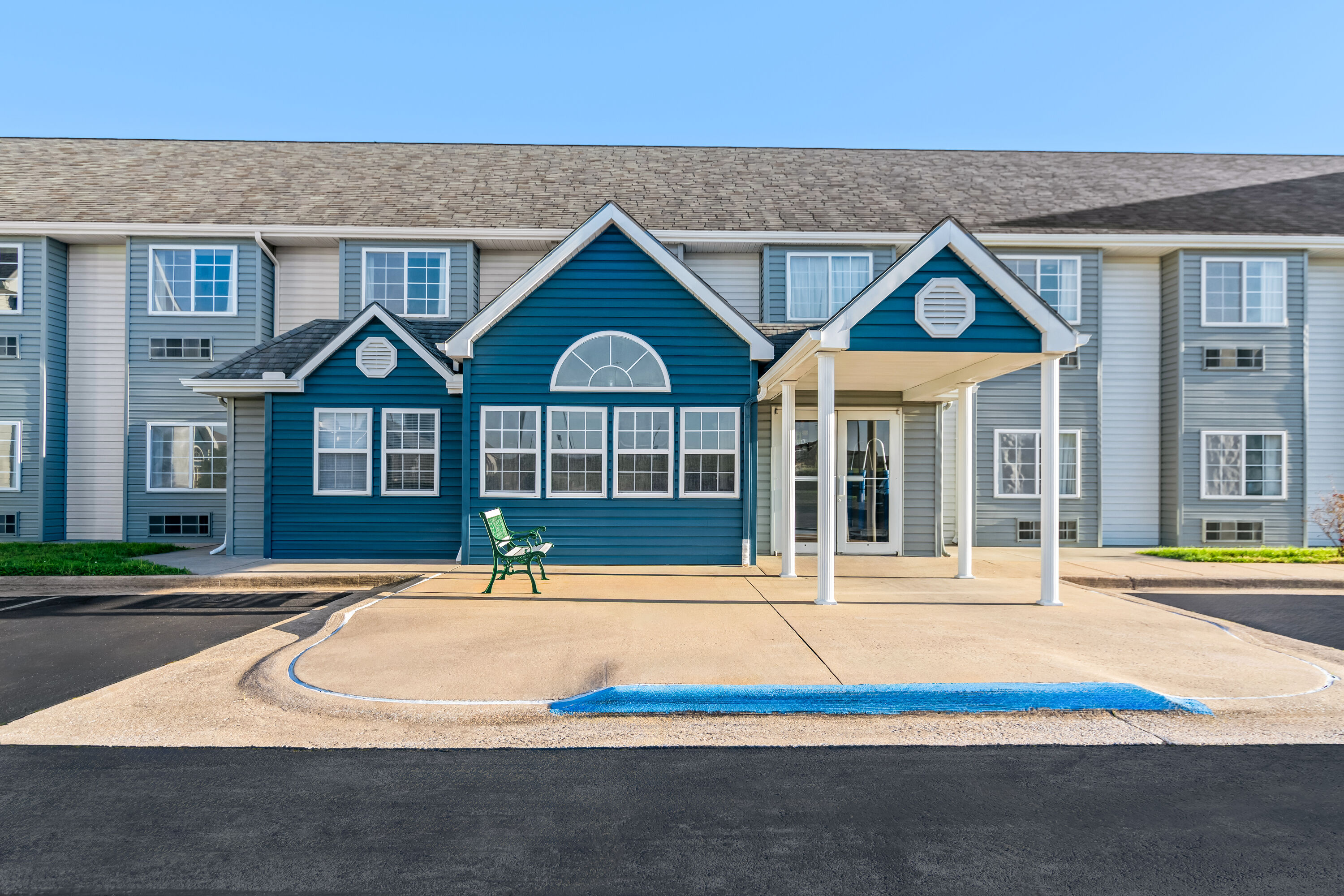 Exterior Day Image of Microtel Inn & Suites by Wyndham Joplin hotel in Joplin, Missouri