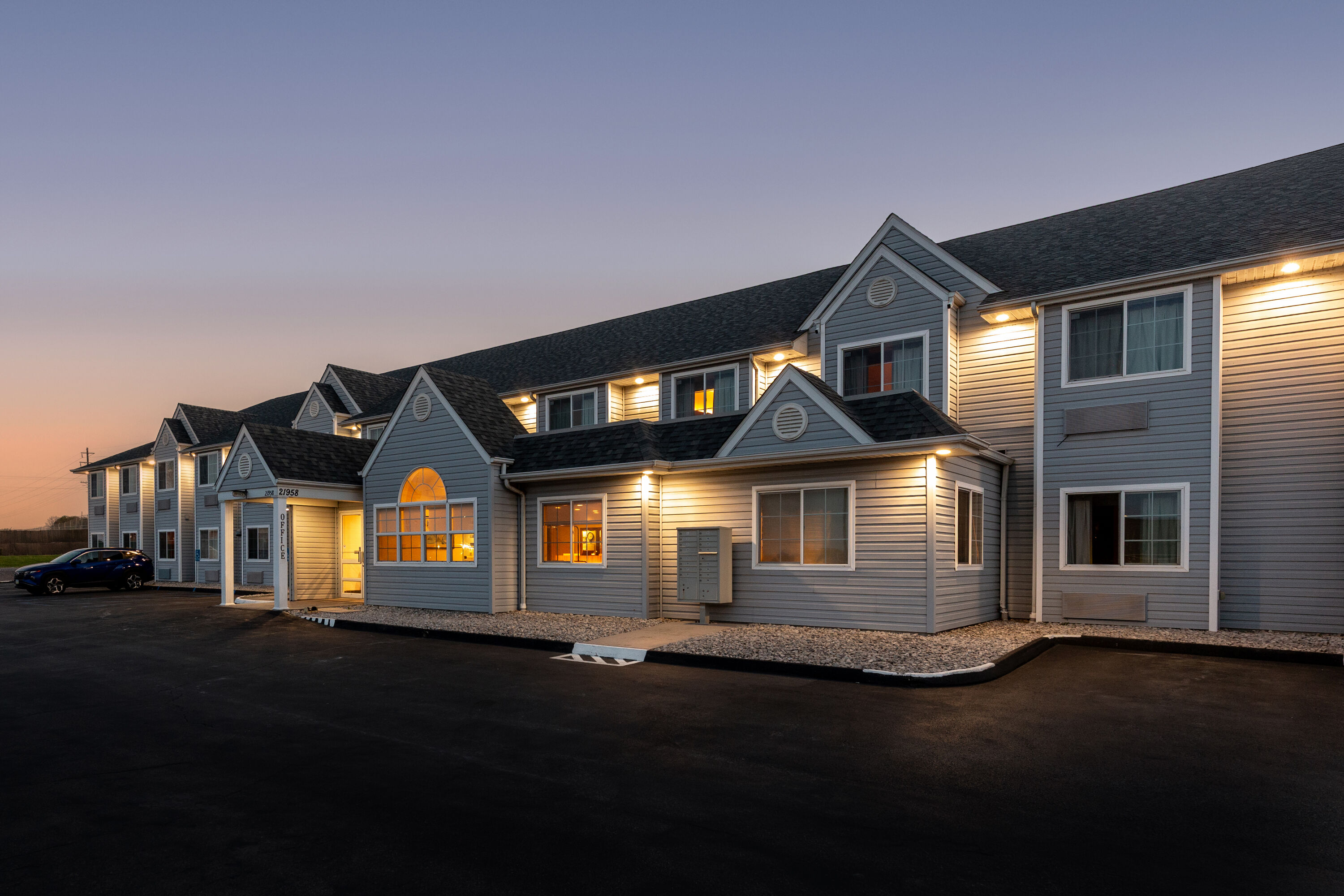 Exterior Night Image of Microtel Inn & Suites by Wyndham Sainte Genevieve hotel in Sainte Genevieve, Missouri