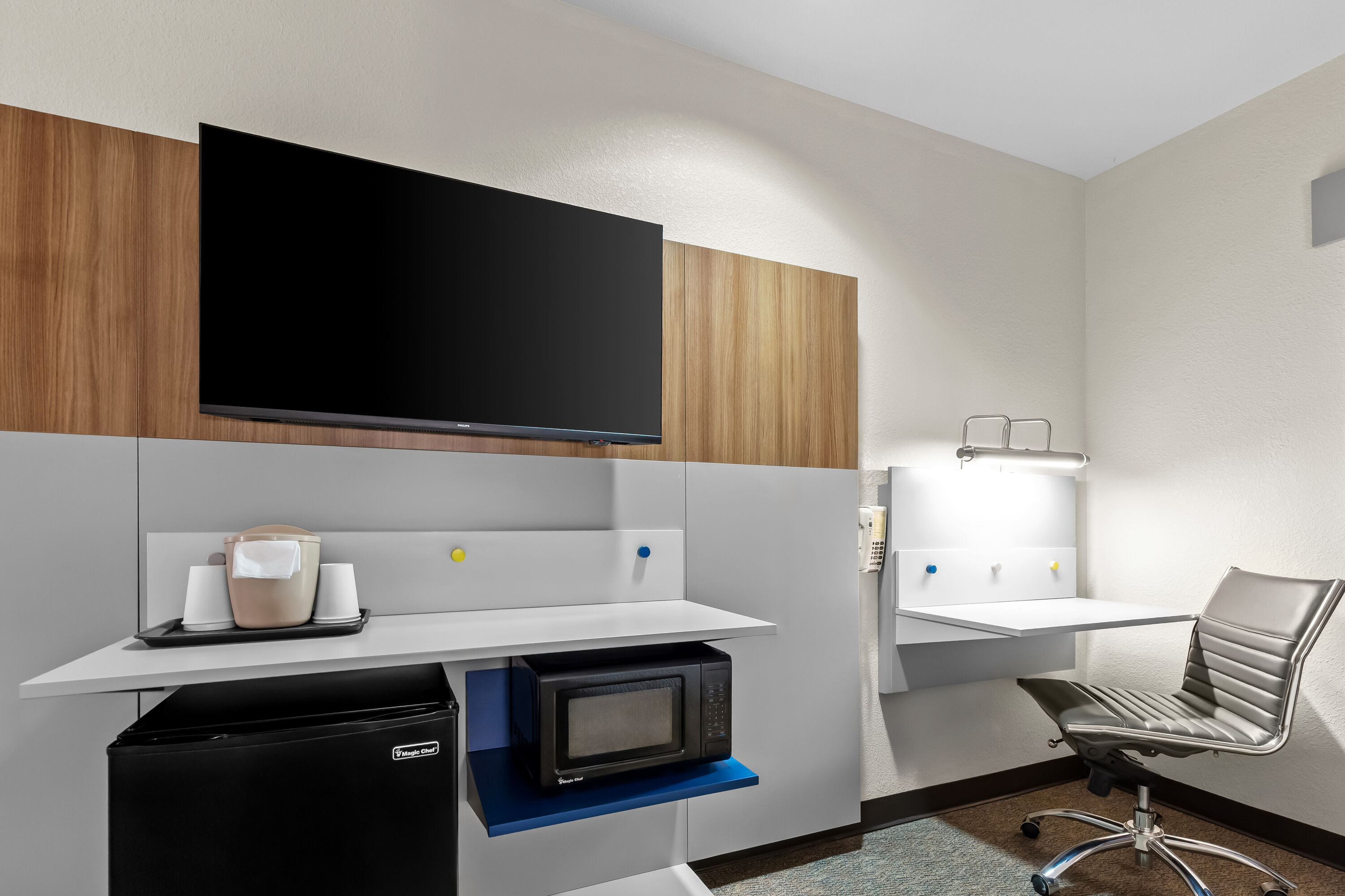 Double bed guest room at the Microtel Inn & Suites by Wyndham Sainte Genevieve in Sainte Genevieve, Missouri