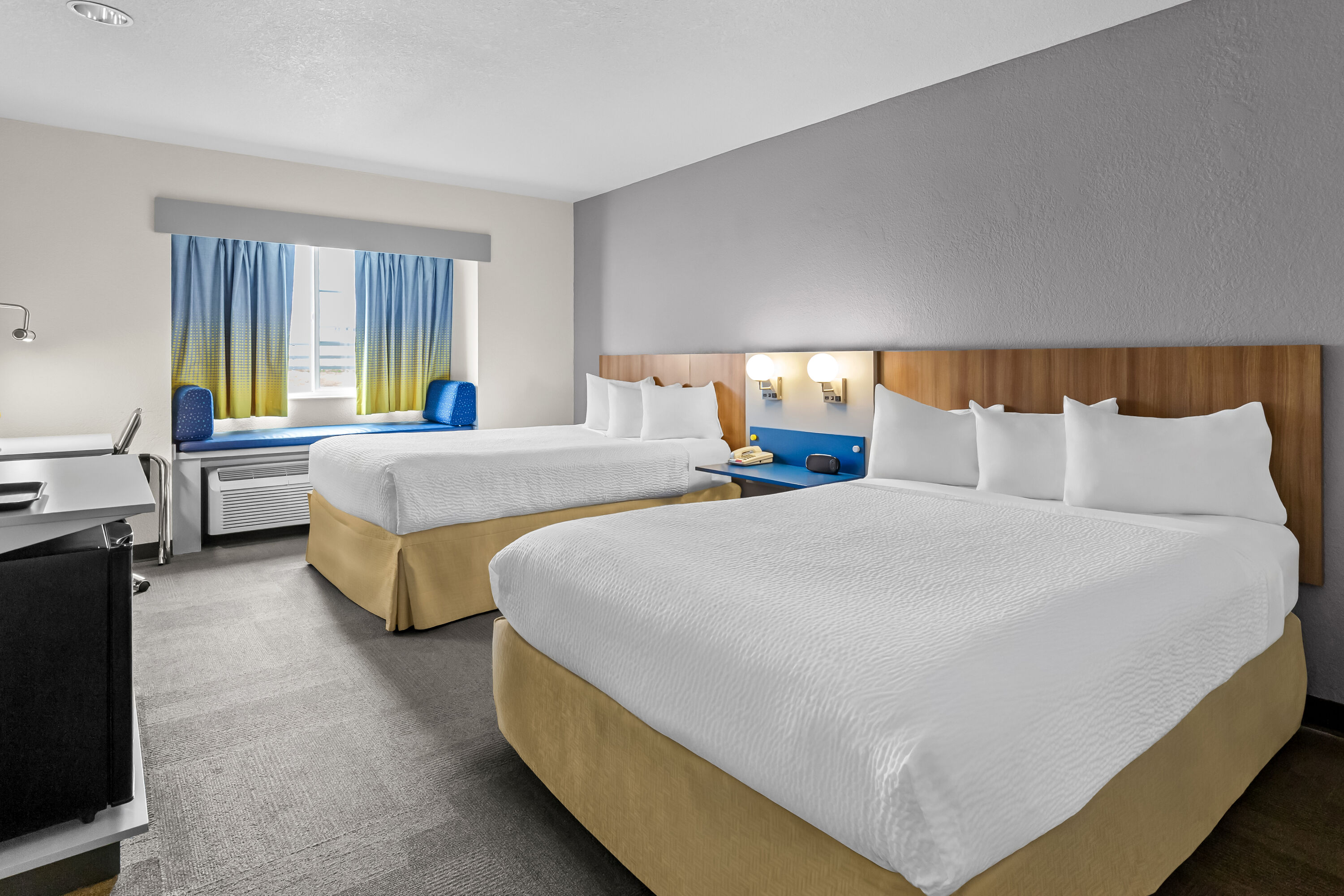 Double bed guest room at the Microtel Inn & Suites by Wyndham Sainte Genevieve in Sainte Genevieve, Missouri