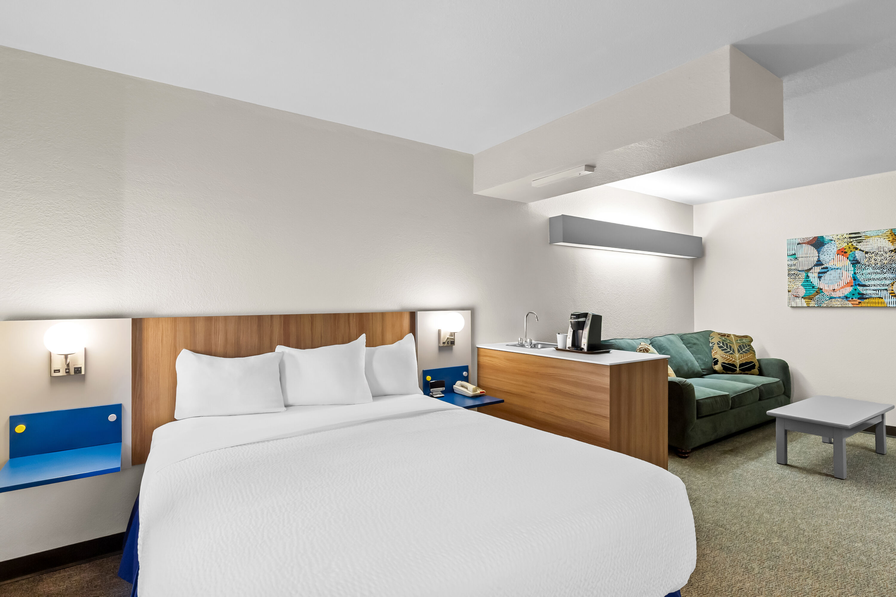 Microtel Inn & Suites by Wyndham Sainte Genevieve suite in Sainte Genevieve, Missouri