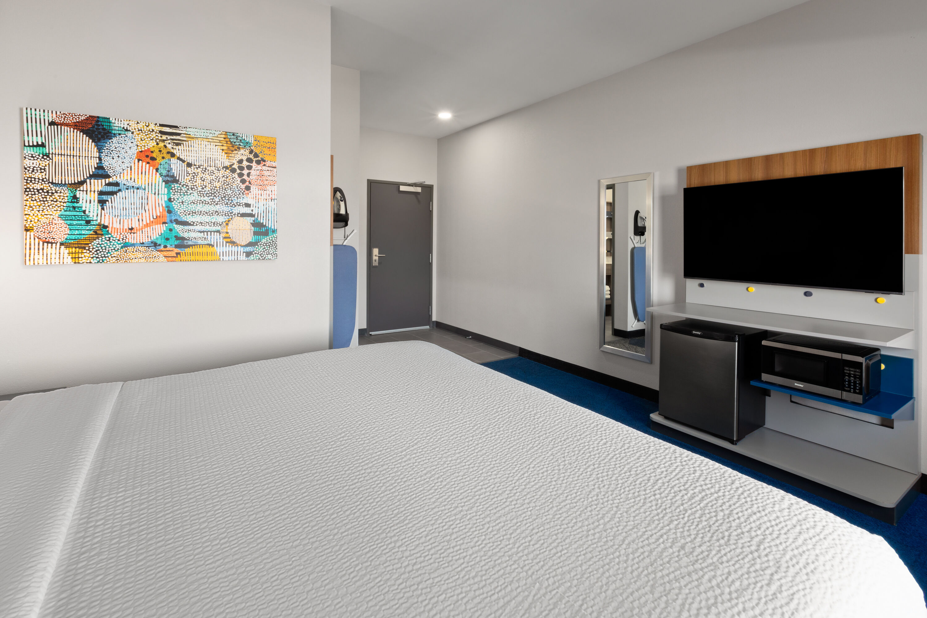 Guest room at the Microtel Inn & Suites by Wyndham Olive Branch in Olive Branch, Mississippi