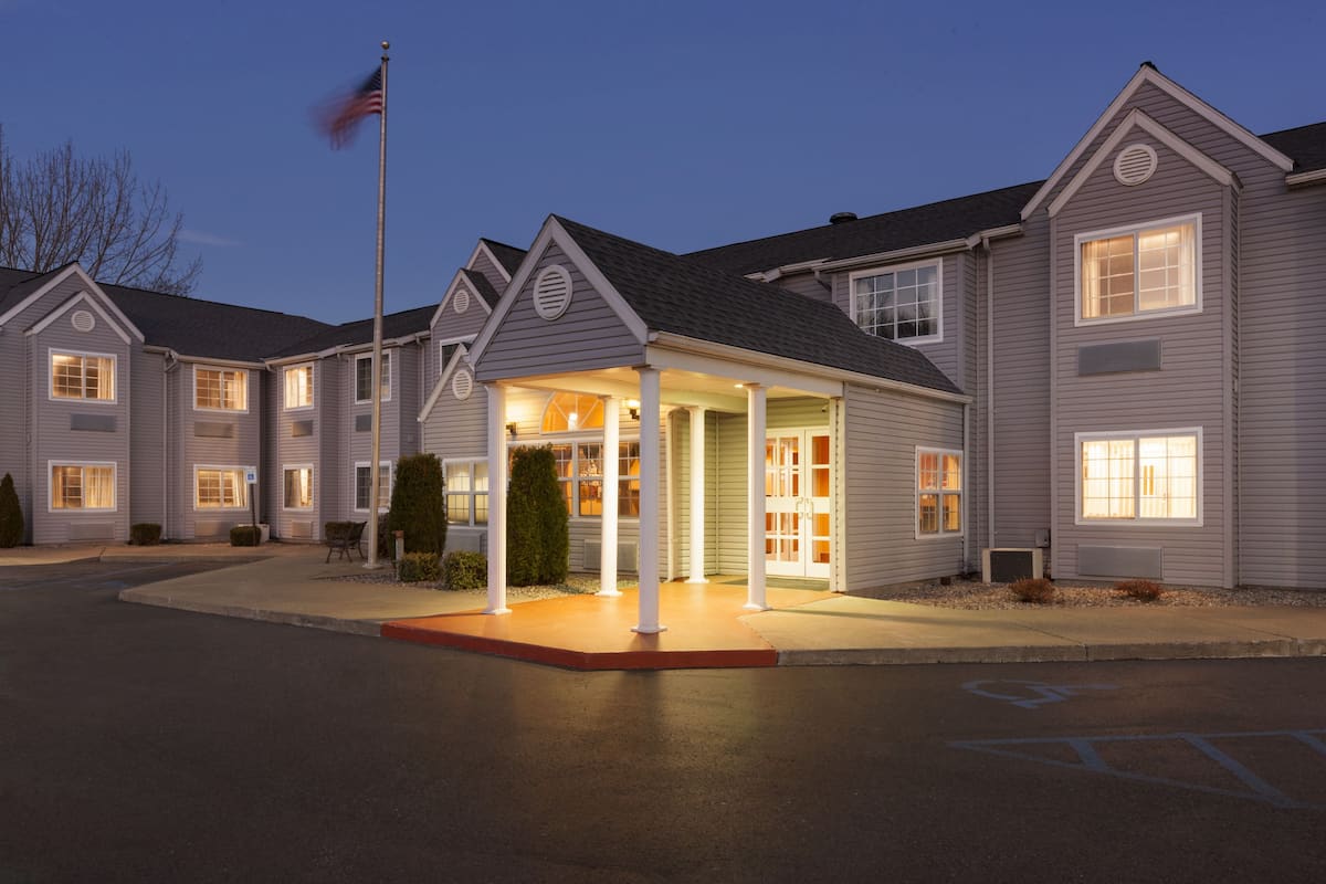 Microtel Inn By Wyndham Albany Airport Latham Hotels Ny 12110 Exterior Of Microtel Inn By Wyndham Albany Airport Hotel In Latham New York