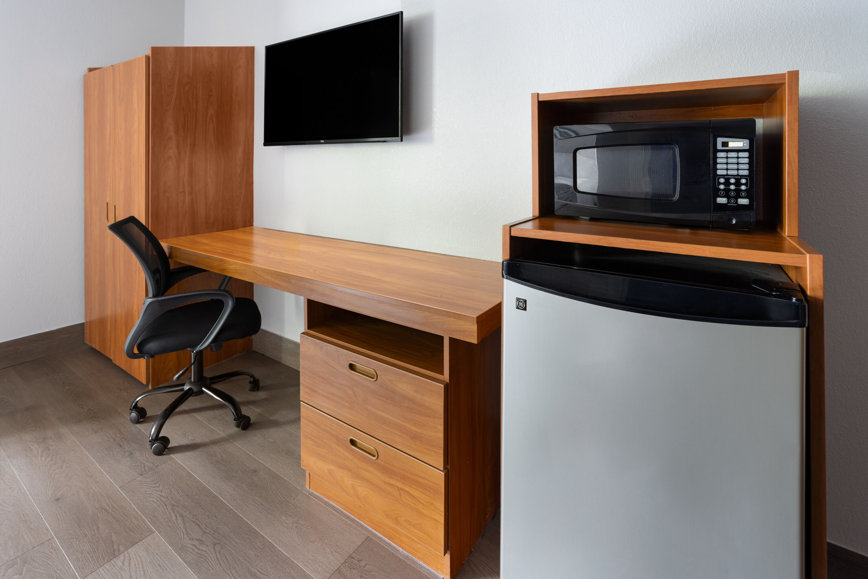Guest room at the Microtel Inn by Wyndham Albany Airport in Latham, New York
