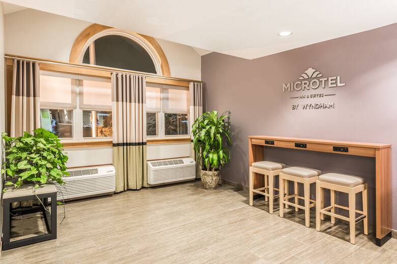 Microtel Inn & Suites by Wyndham Victor/Rochester hotel lobby in Victor, New York
