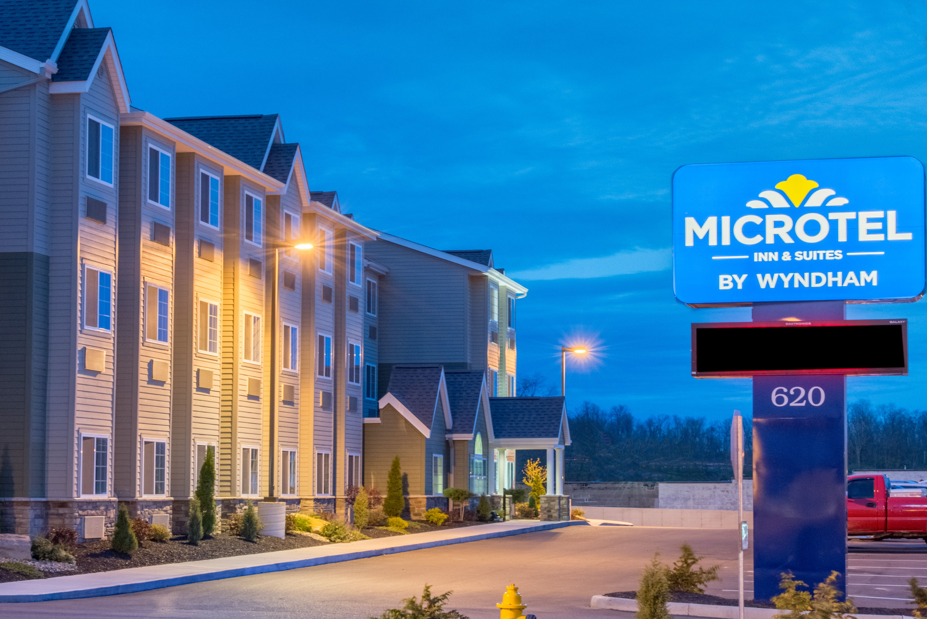 Microtel Inn & Suites by Wyndham Cadiz Cadiz, OH Hotels