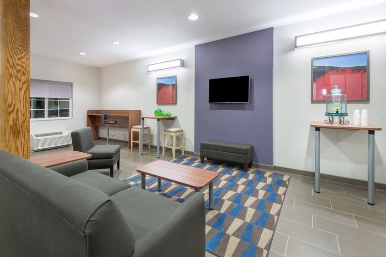 Microtel Inn Suites By Wyndham Cadiz Hotels Oh 43907 Microtel Inn Suites By Wyndham Cadiz Hotel Lobby In Ohio