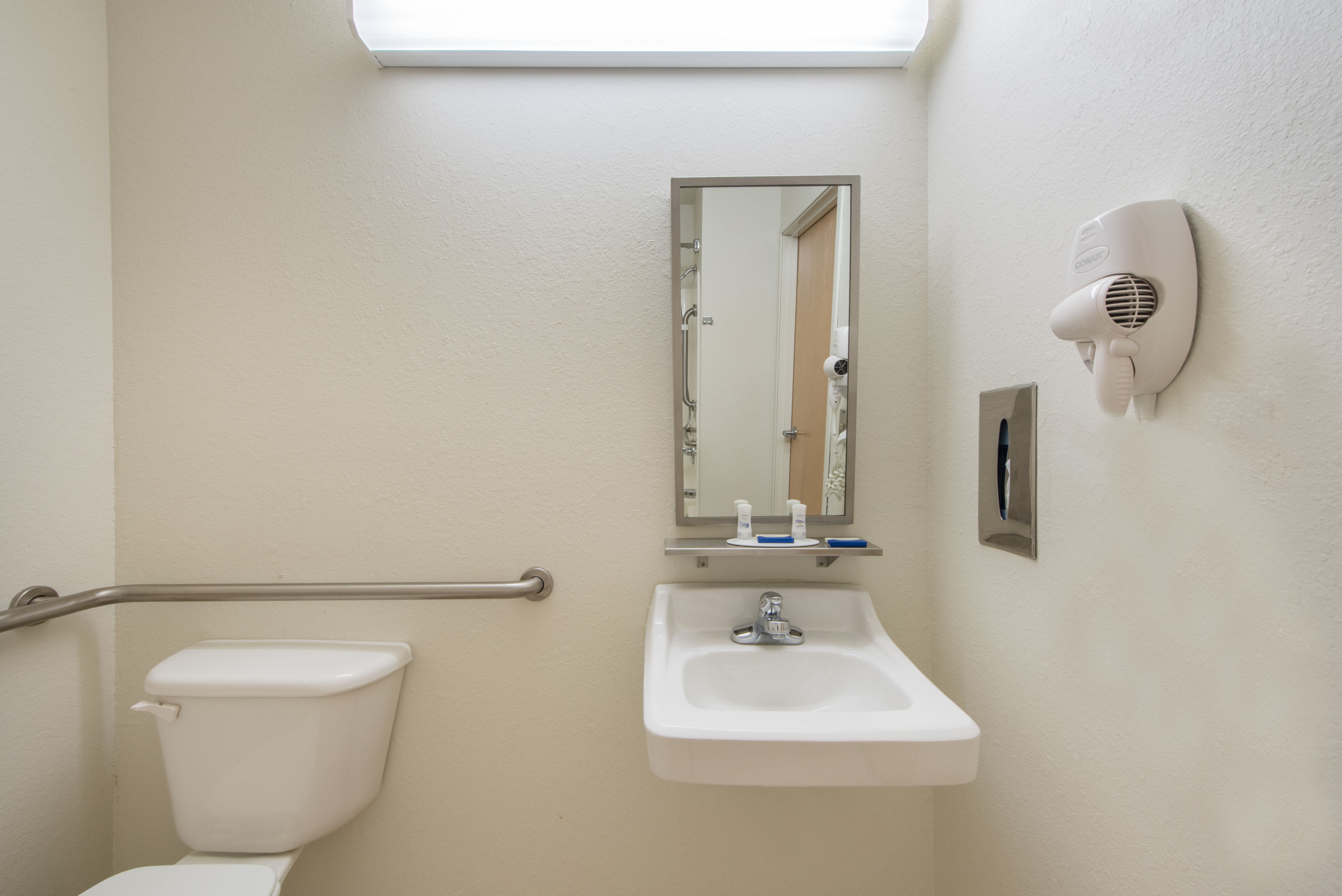 Guest room at the Microtel Inn & Suites by Wyndham Altus in Altus, Oklahoma
