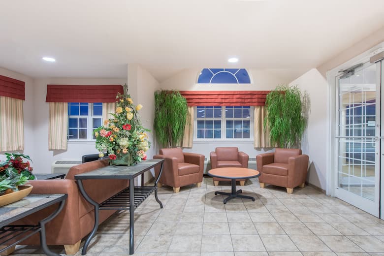 Microtel Inn Suites By Wyndham Altus Hotels Ok 73521 Microtel Inn Suites By Wyndham Altus Hotel Lobby In Oklahoma